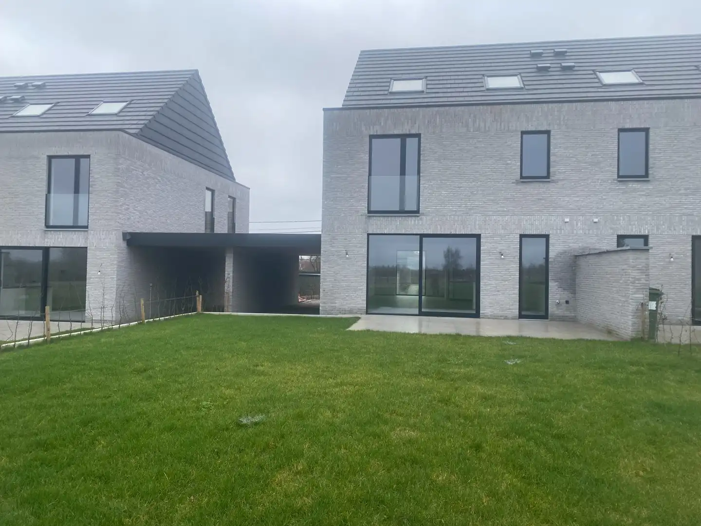 Moderne nieuwbouwwoning met 3 slaapkamers en garage foto 2