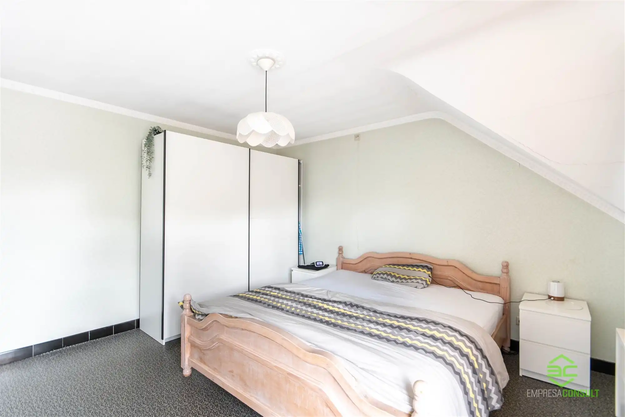 Zeer ruime gezinswoning met achtergelegen loods van 125m²! foto 11