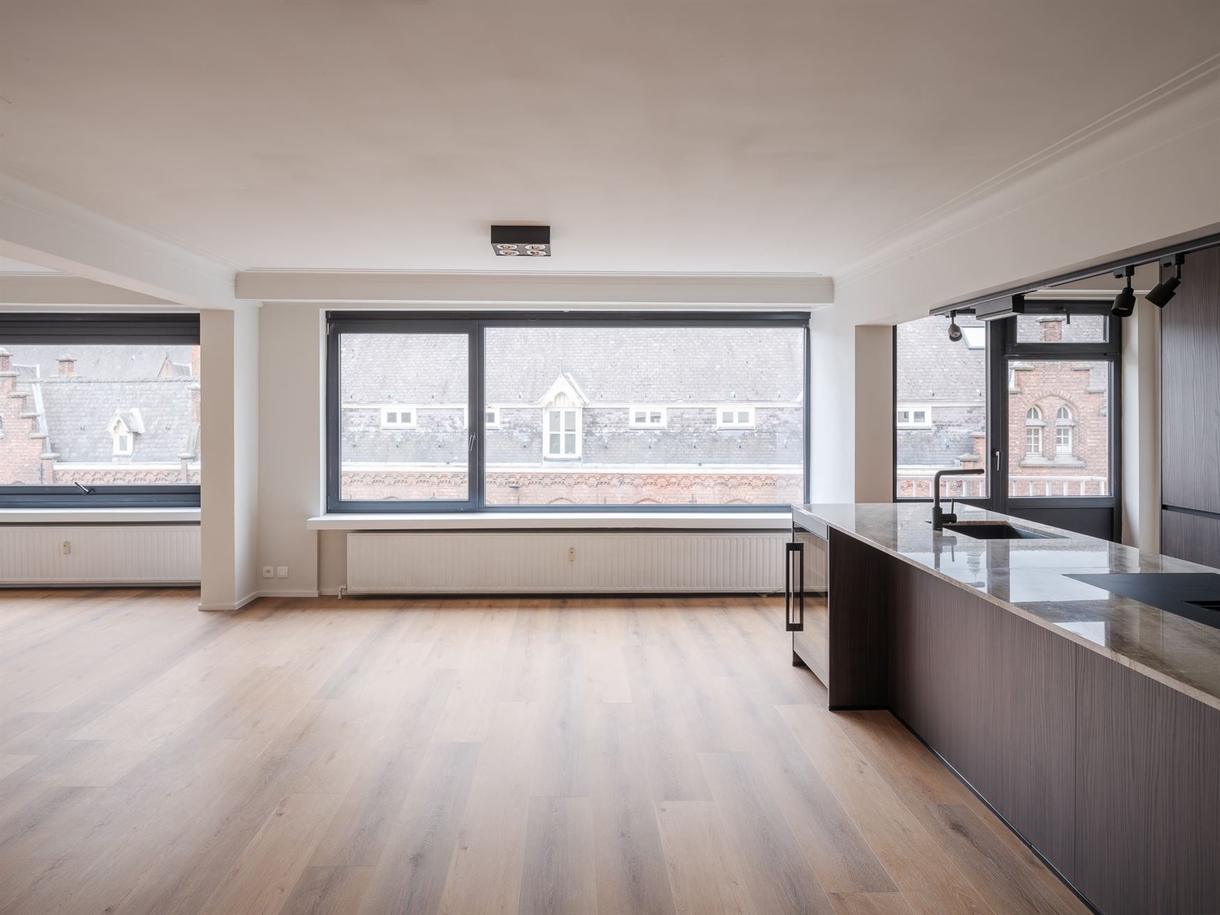 Volledig gerenoveerd appartement met hoogwaardige afwerking op topligging in Gent. foto 6