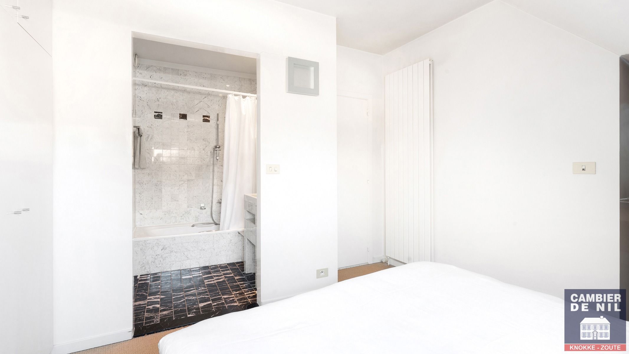 Schitterend duplex appartement met terras voor-en achteraan in hartje Zoute foto 15