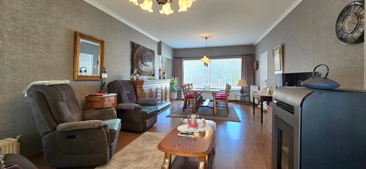 TE KOOP: te renoveren open bebouwing met 4 ruime slaapkamers foto 4