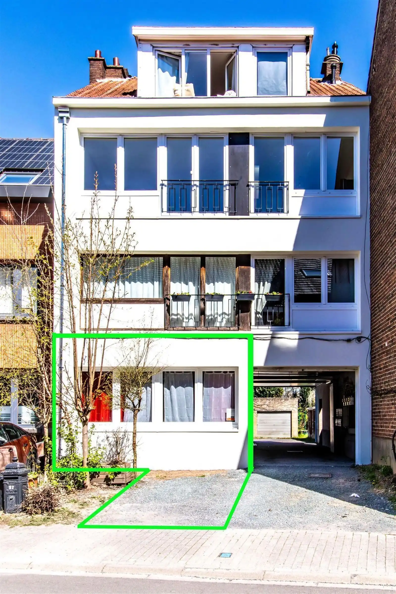 Instapklaar 1-kamer appartement met parking en tuin  foto 2