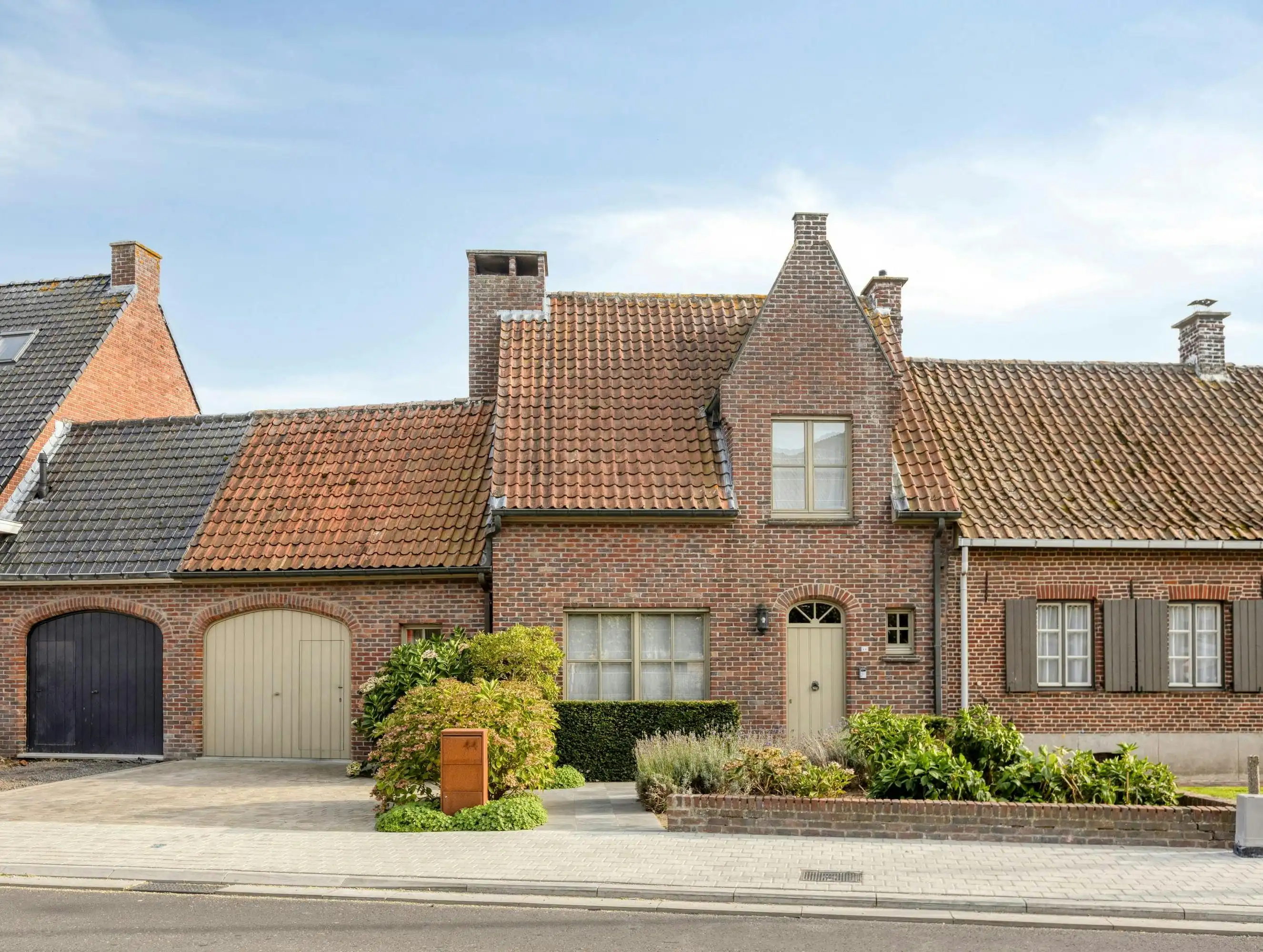 Karaktervolle woning met ruime leefruimtes en prachtige tuin foto 3
