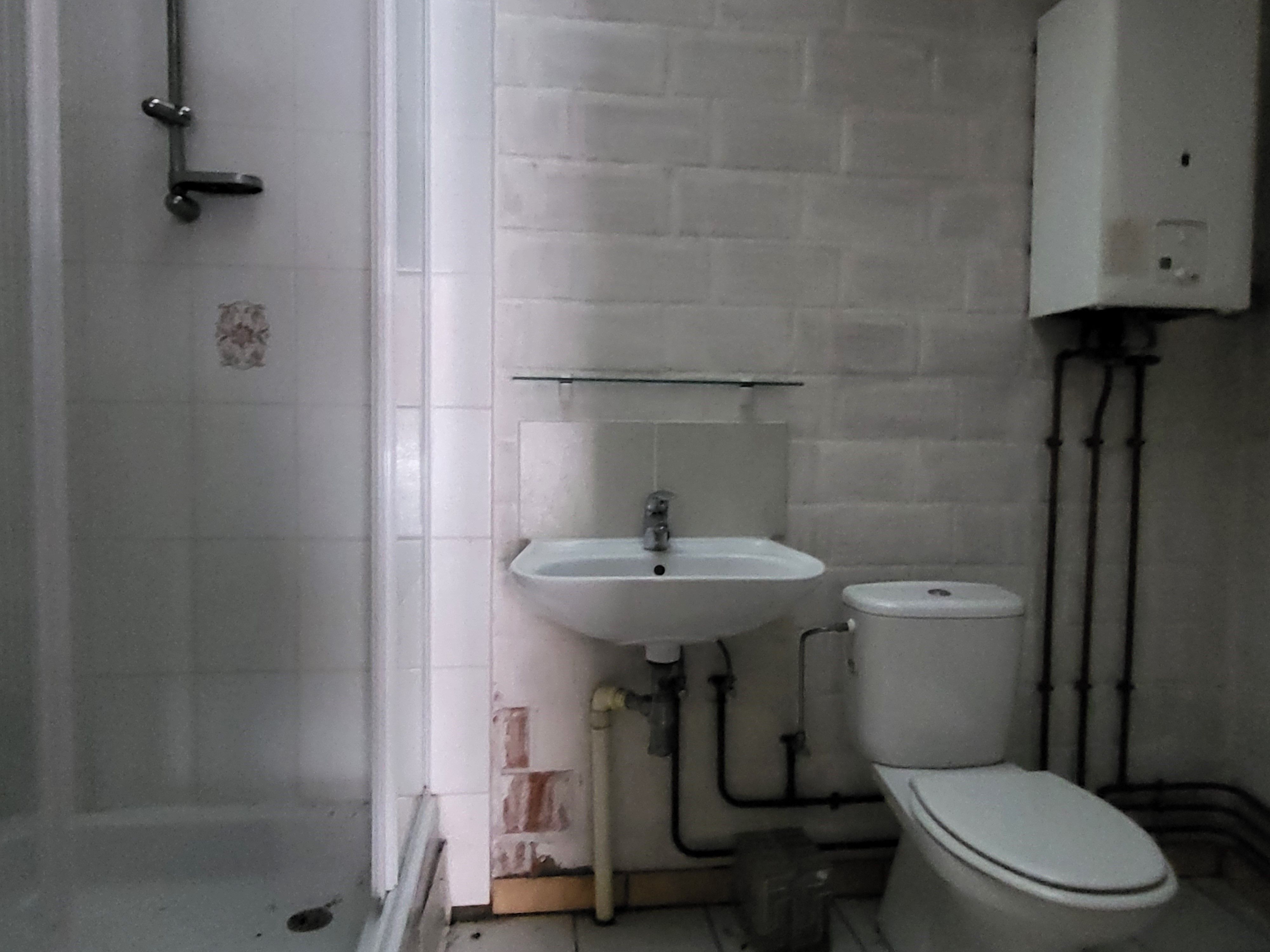 Prachtig te renoveren rijwoning op 132m² met ruime stalling.  foto 5
