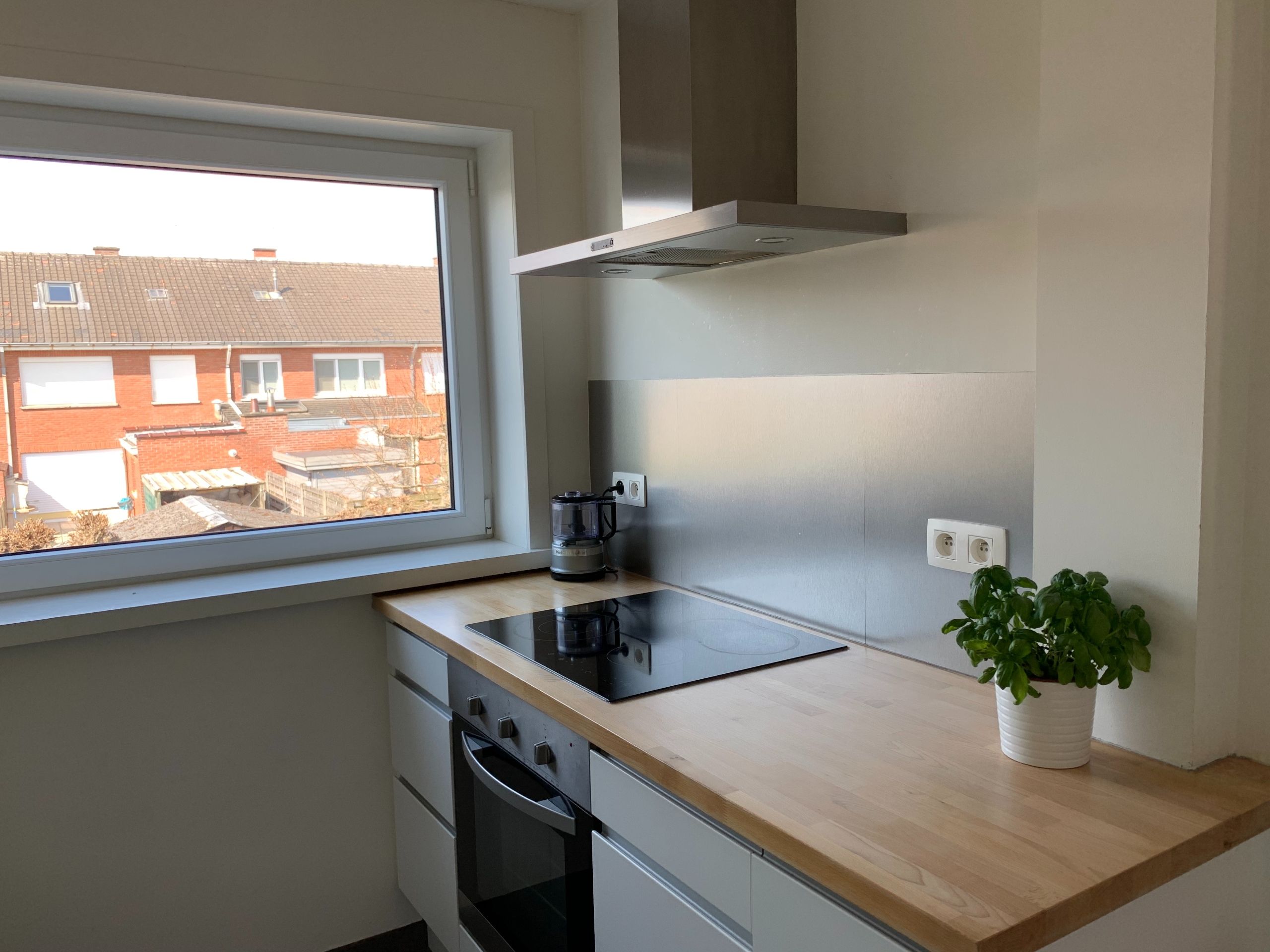 Mooie bel-etagewoning in rustige buurt met 3 slpks., tuin en ruime garage foto 7