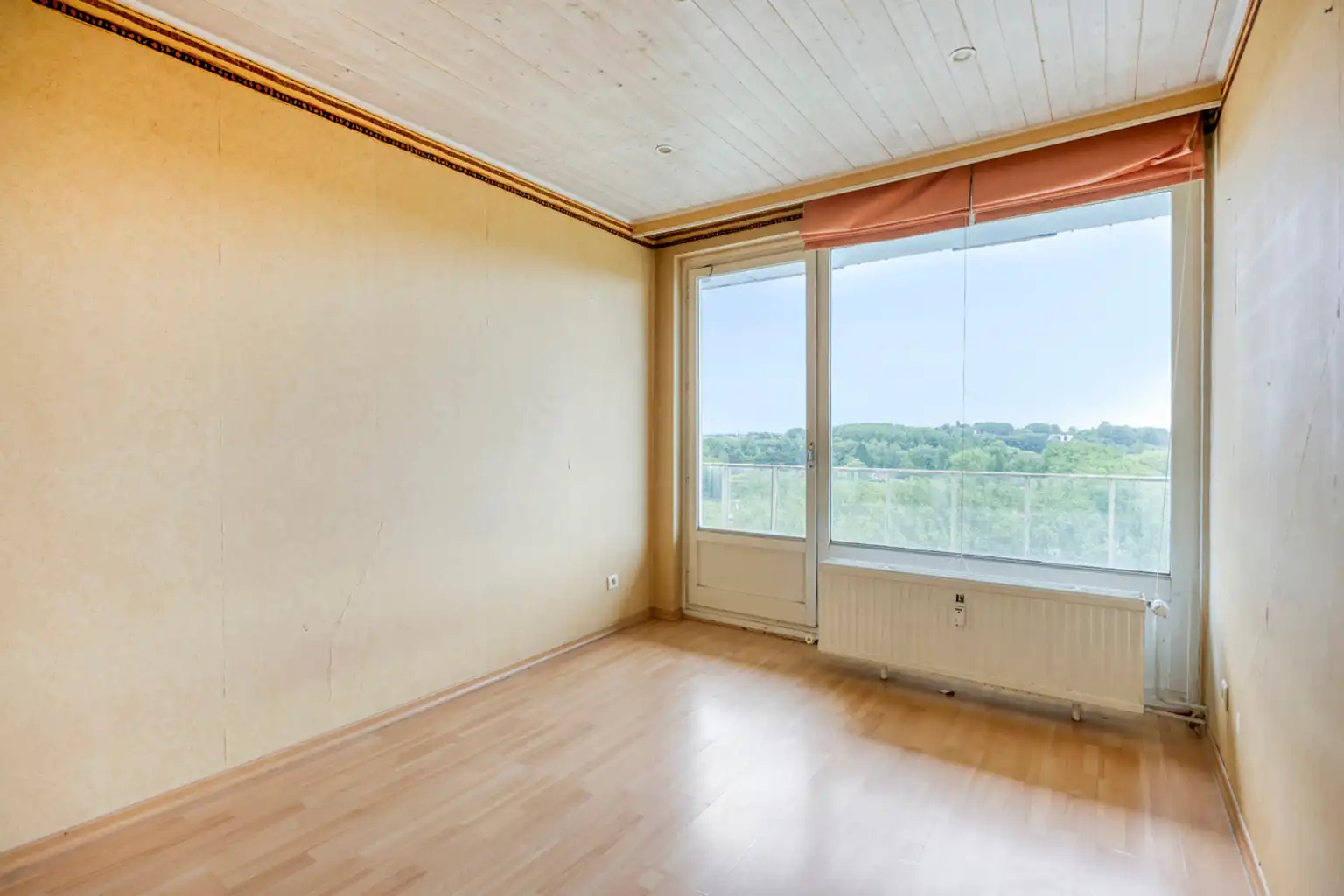 Lichtrijk appartement met open zicht, op te frissen foto 12