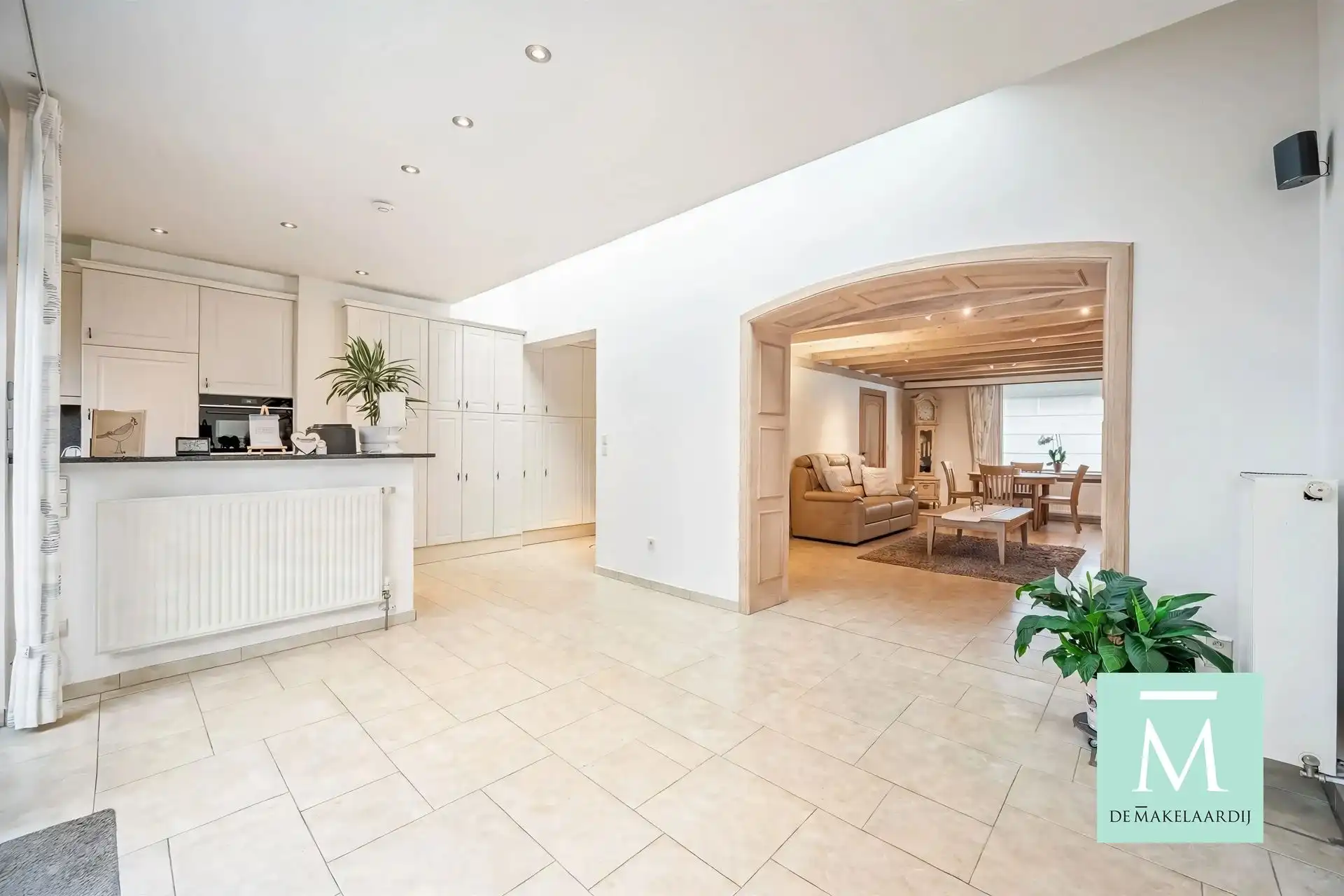 Volledig gerenoveerde woning met aangename tuin  foto 8