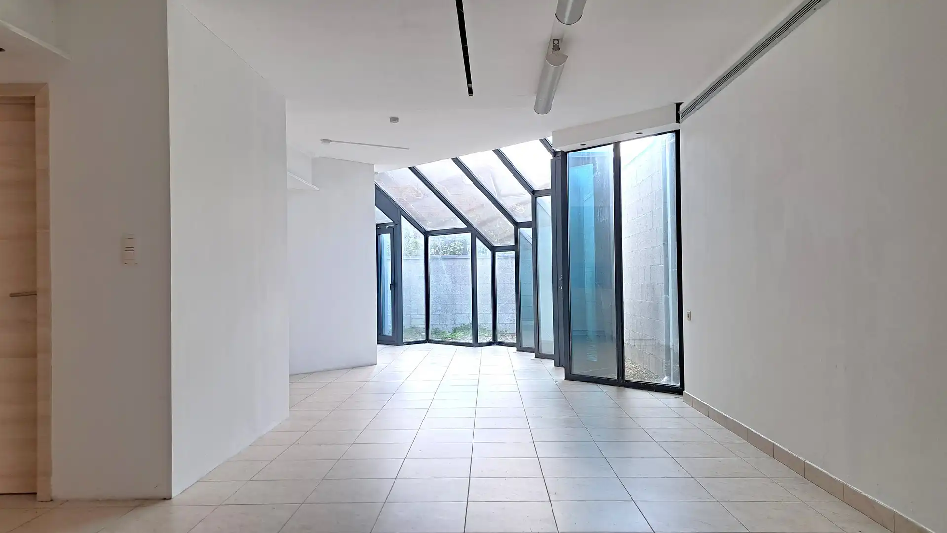 Ruime loft dichtbij station foto 6