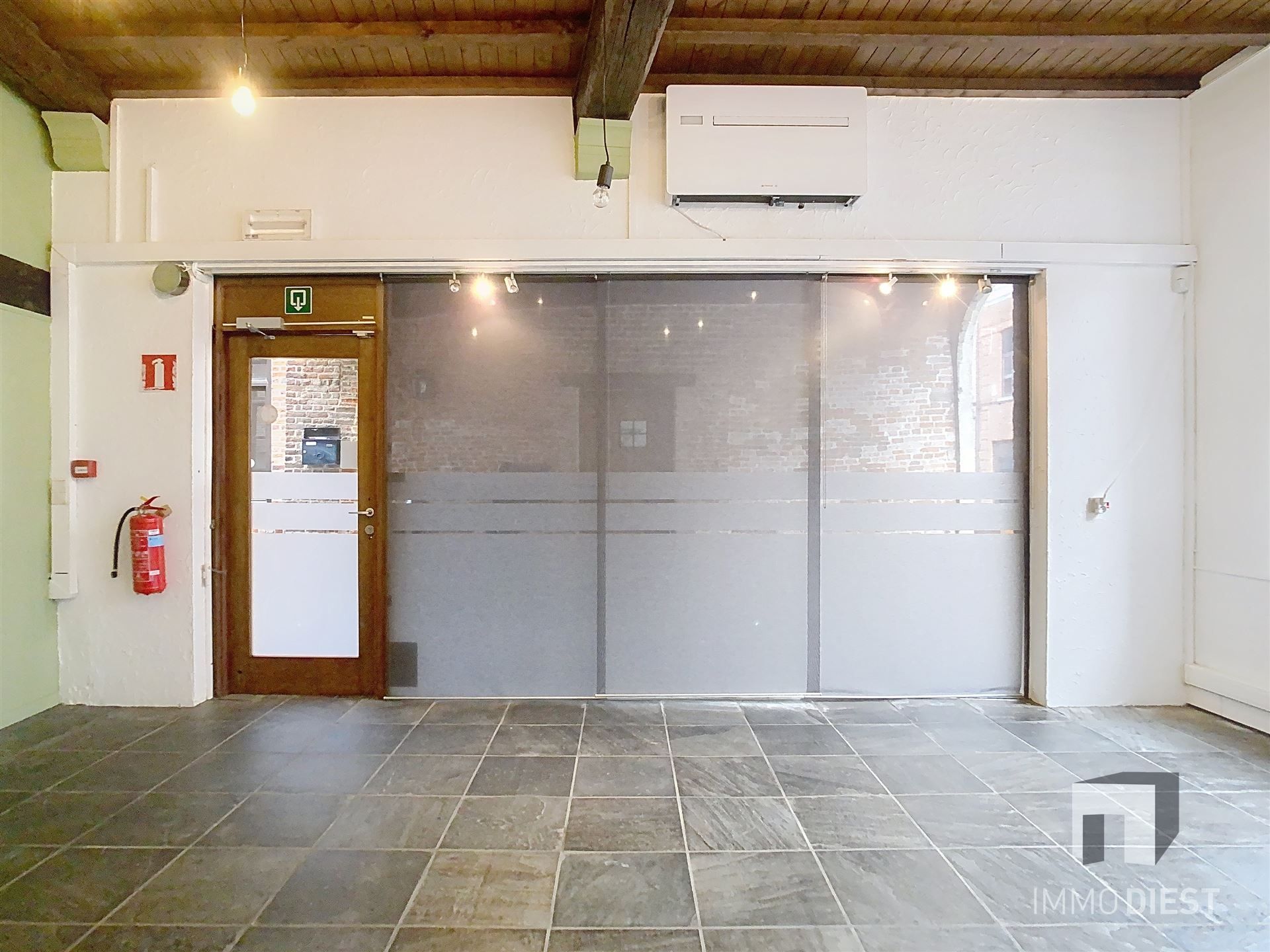 Handel of bureel in centrum Diest?  foto 23