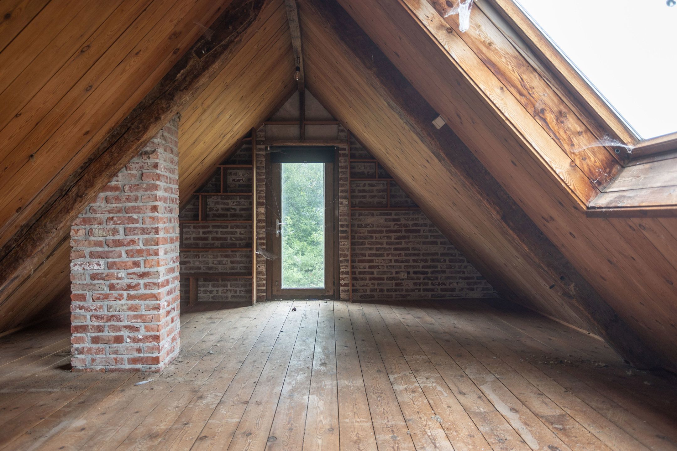 Uniek landhuis met aparte conciergewoning op 2 Hect grond foto 32