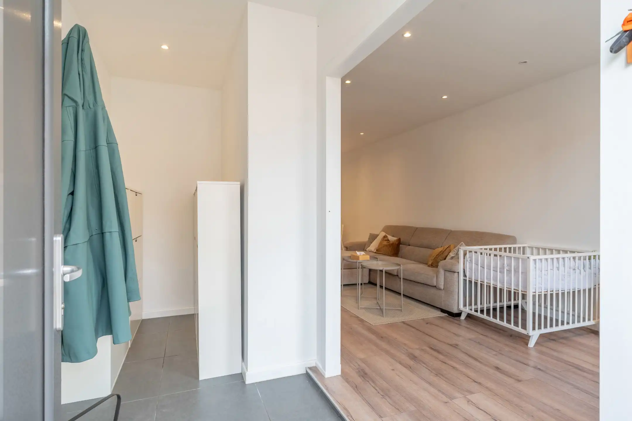 Recent gerenoveerde woning (2023) met 2 slaapkamers en gezellige stadstuin. foto 3