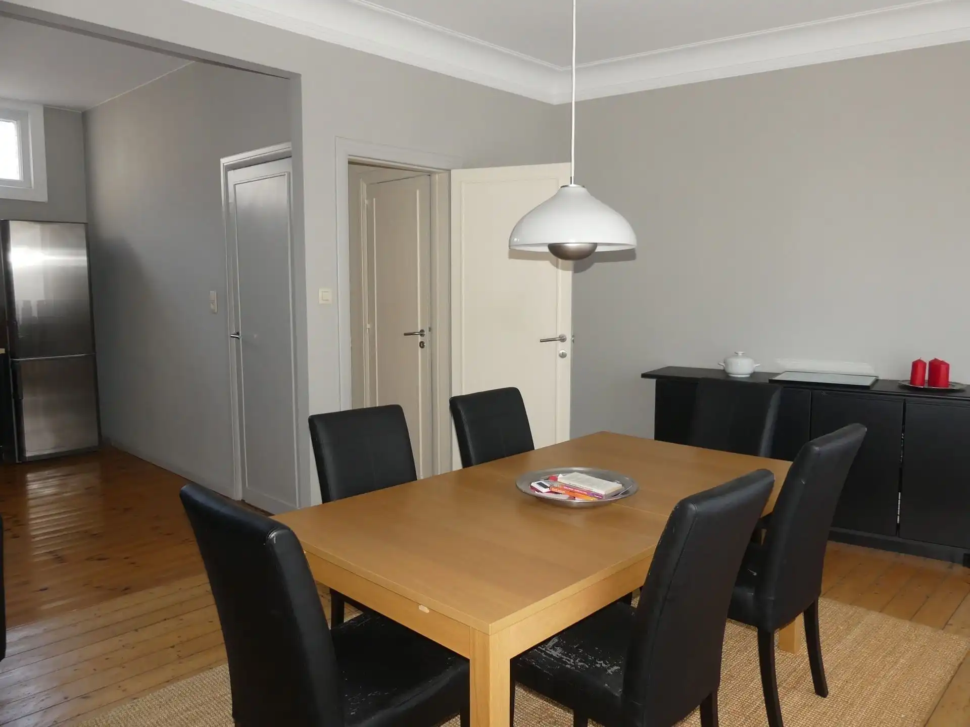 Handelshuis met appartement te koop in het centrum van Wilrijk. foto 6
