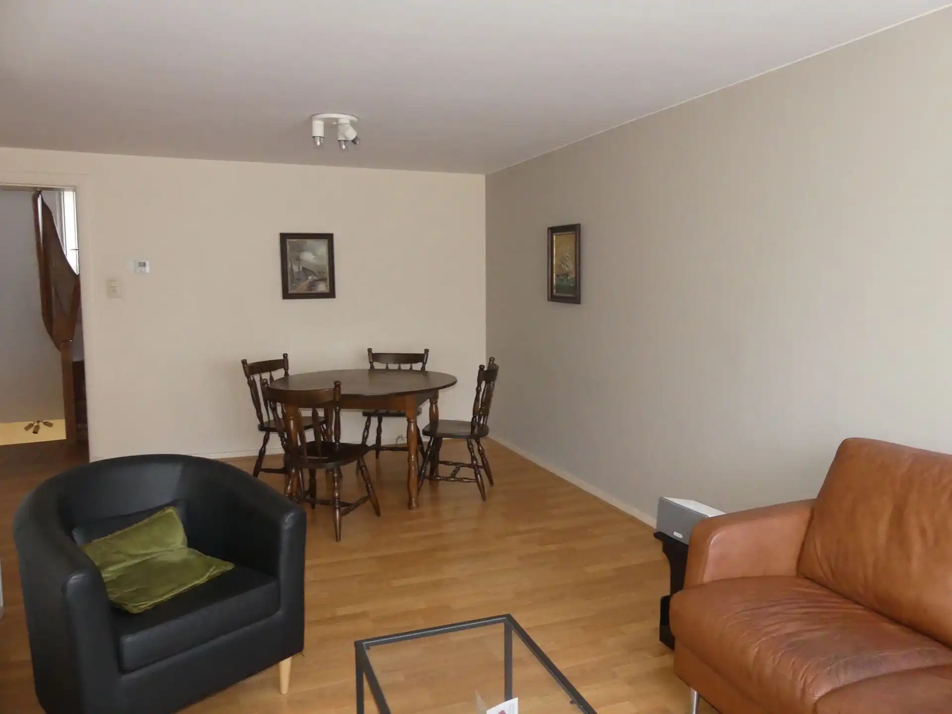 Handelshuis met appartement te koop in het centrum van Wilrijk. foto 6