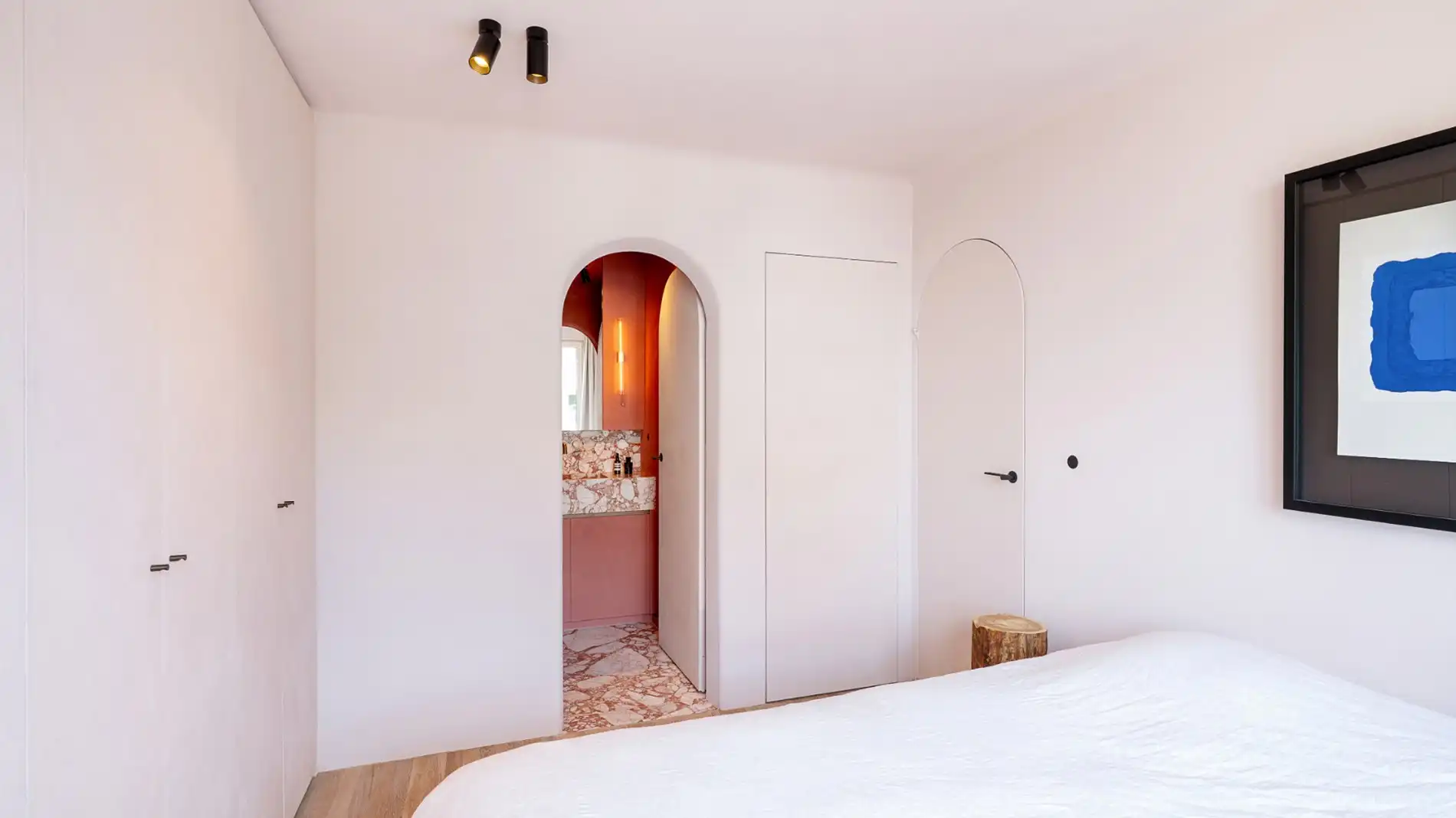 Luxueus gerenoveerd appartement met ZEEzicht, gelegen op het Driehoeksplein. foto 19