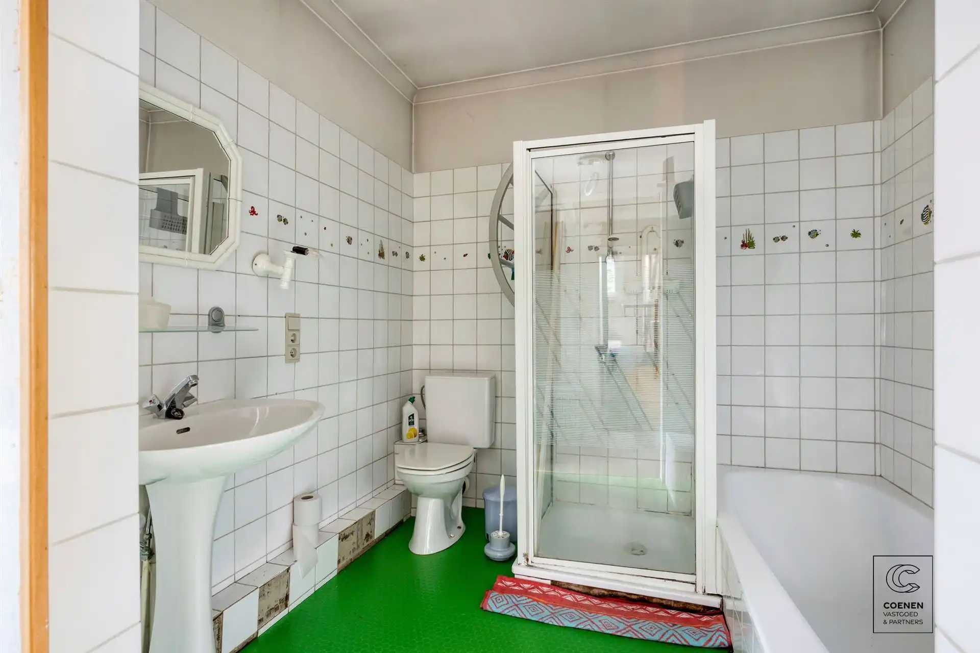 Te renoveren rijwoning van 187 m², twee slpk en ruime tuin! foto 12