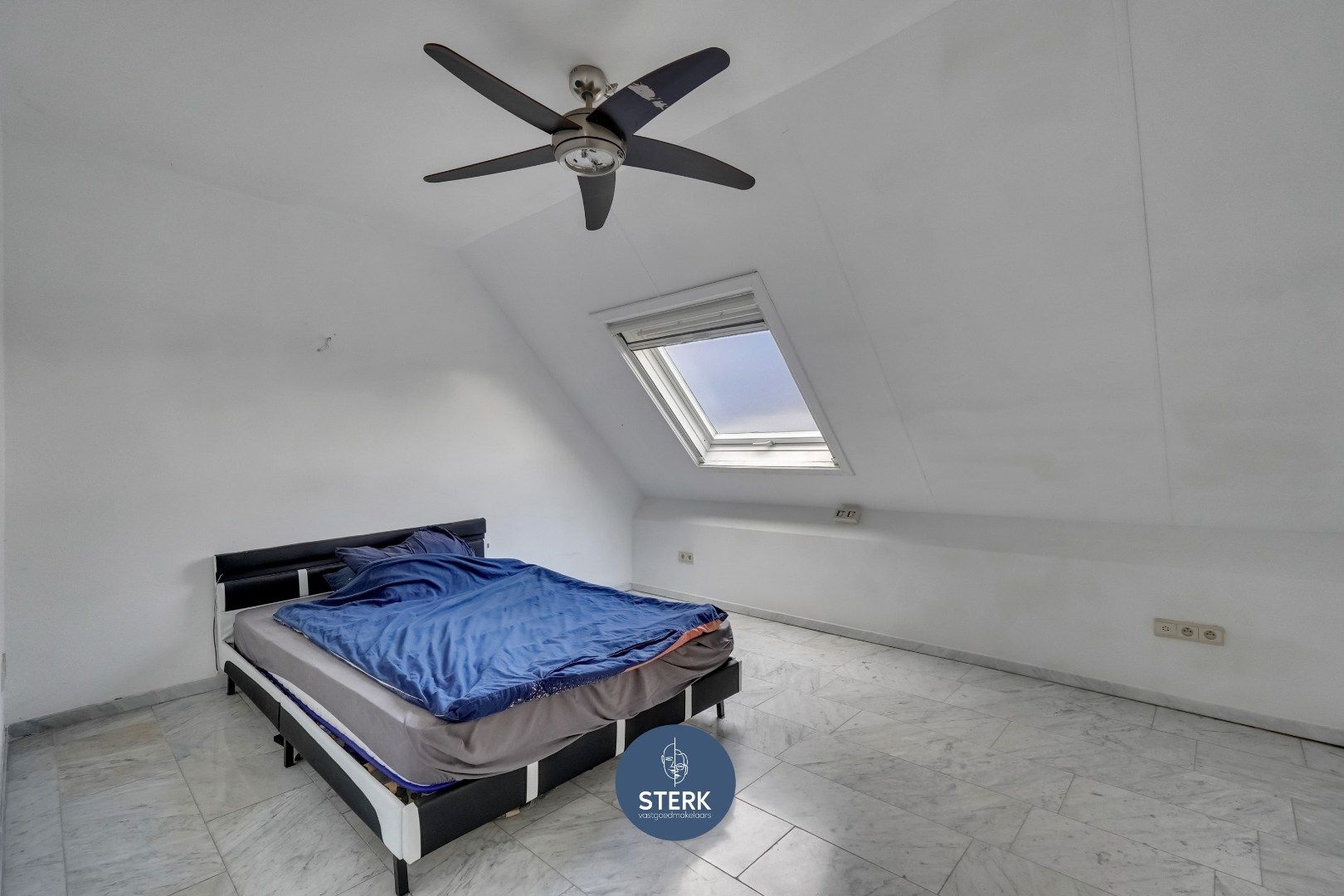 VERHUURD DUPLEX-APPARTEMENT OP EEN GUNSTIGE LOCATIE IN CENTRUM LANAKEN ! foto 12