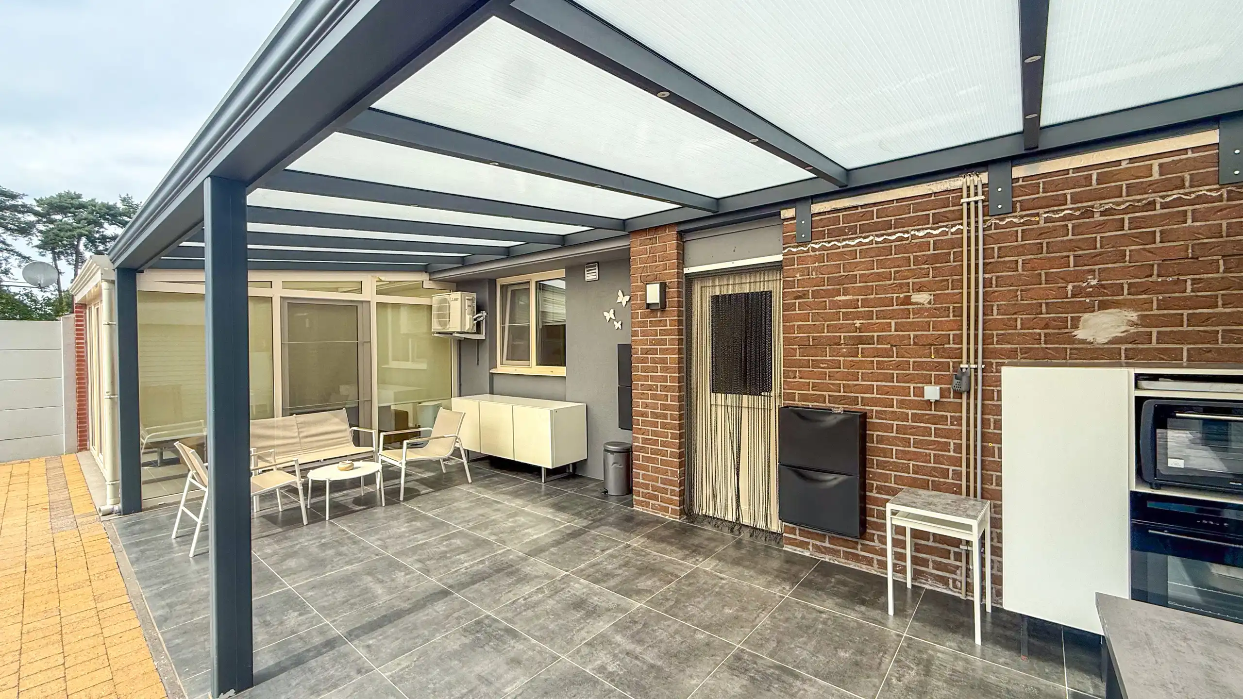 Ruime gezinswoning met 3 slaapkamers en fraaie veranda! foto 44