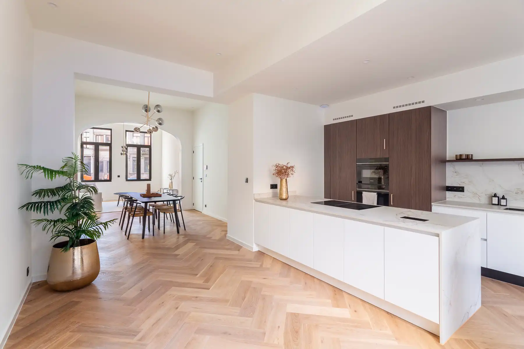 Gerenoveerd herenhuis met pure luxe in het hart van ’t Zuid foto {{pictureIndex}}