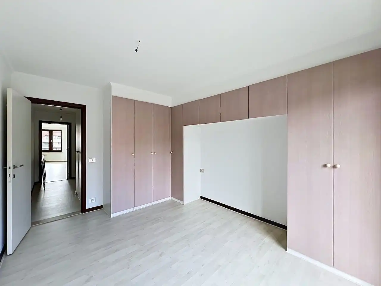 Verzorgd en uitstekend gelegen 2-slaapkamerappartement op de Graaf d’Ursellaan foto 17