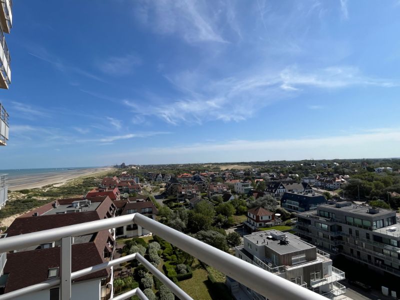 Appartement met frontaal zeezicht en een zonnig terras foto 20