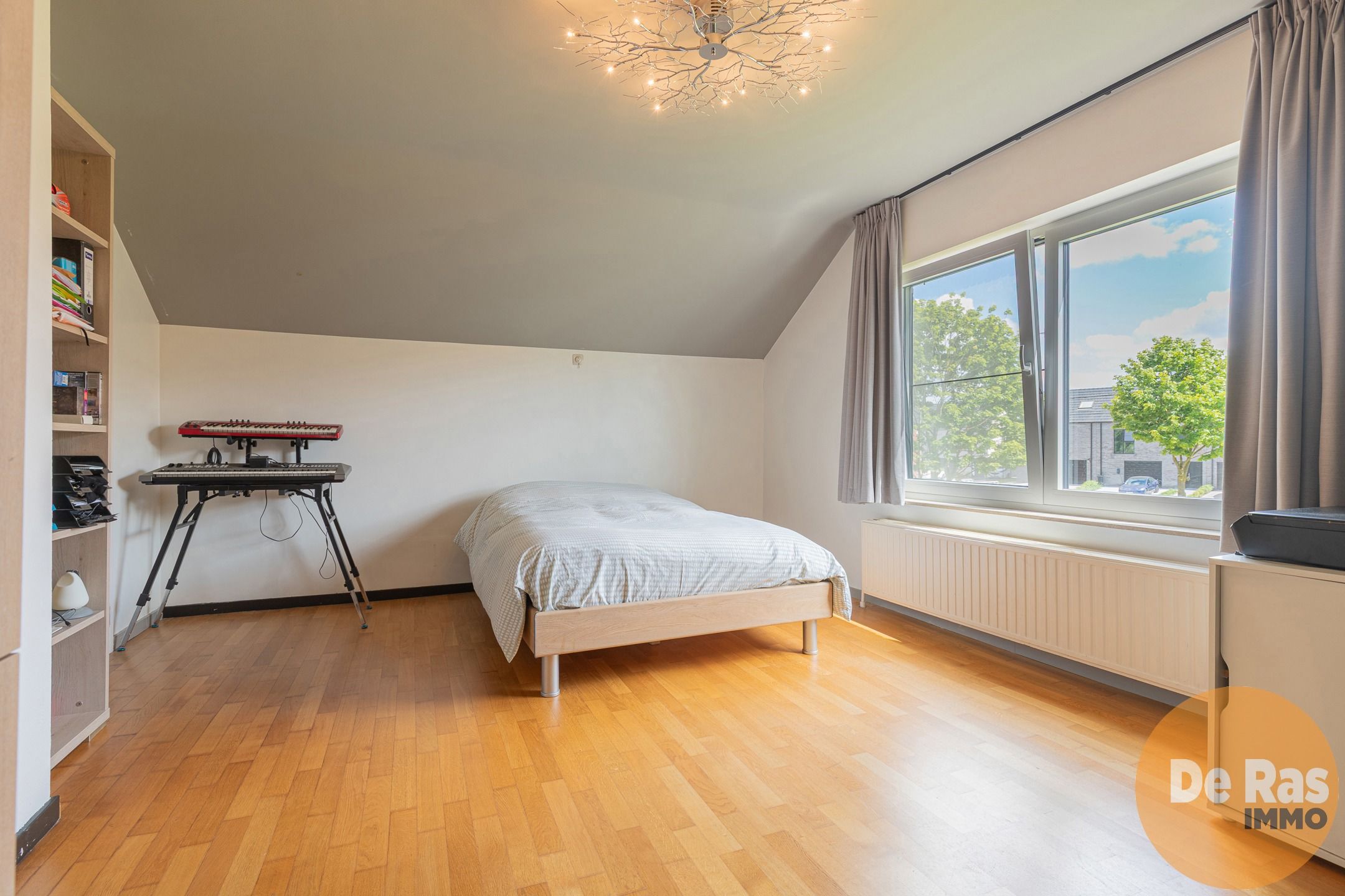 GEZINSWONING MET 4 SLAAPKAMERS EN TUIN foto 13