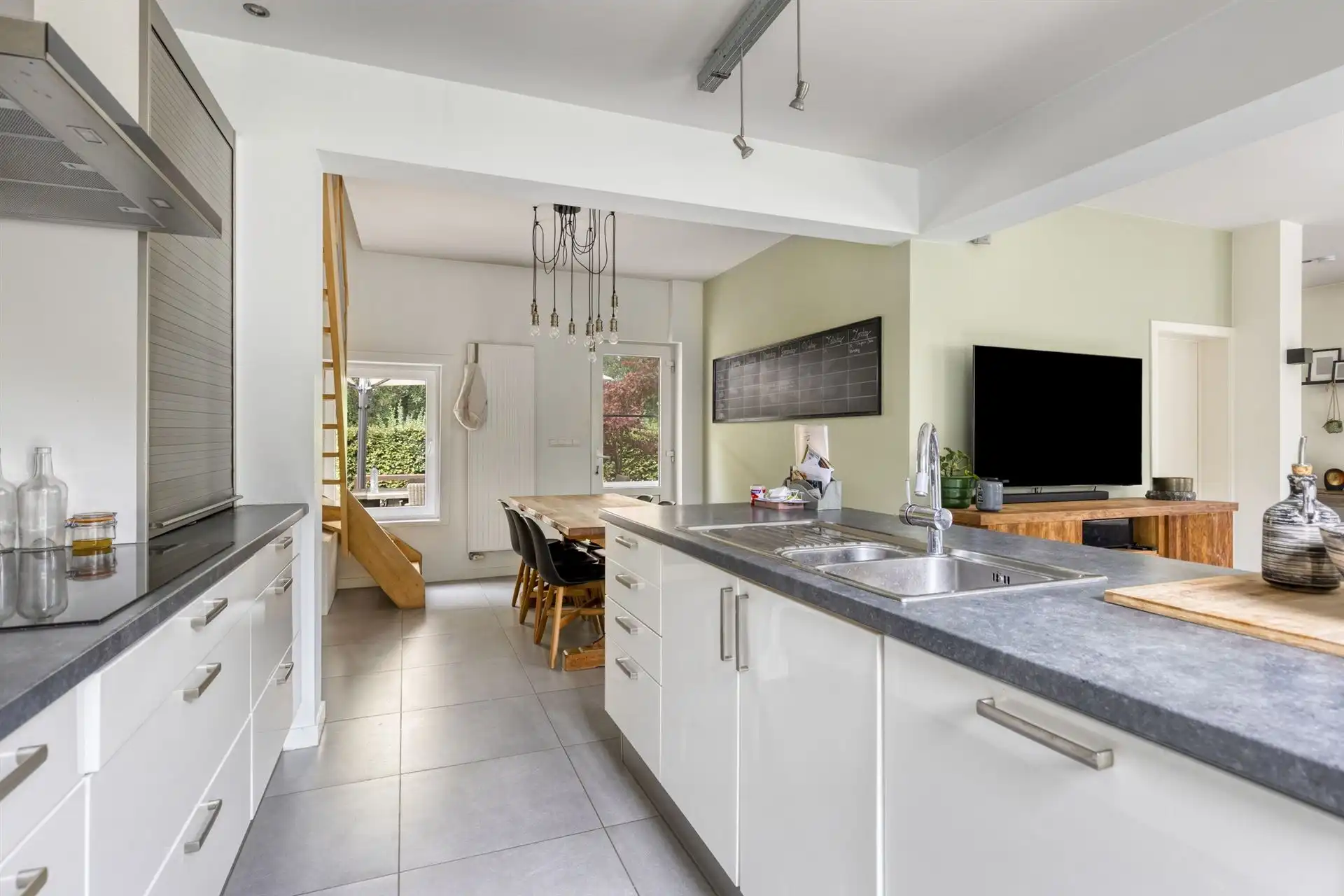 Prachtige woning op een zeer rustige locatie  foto 9