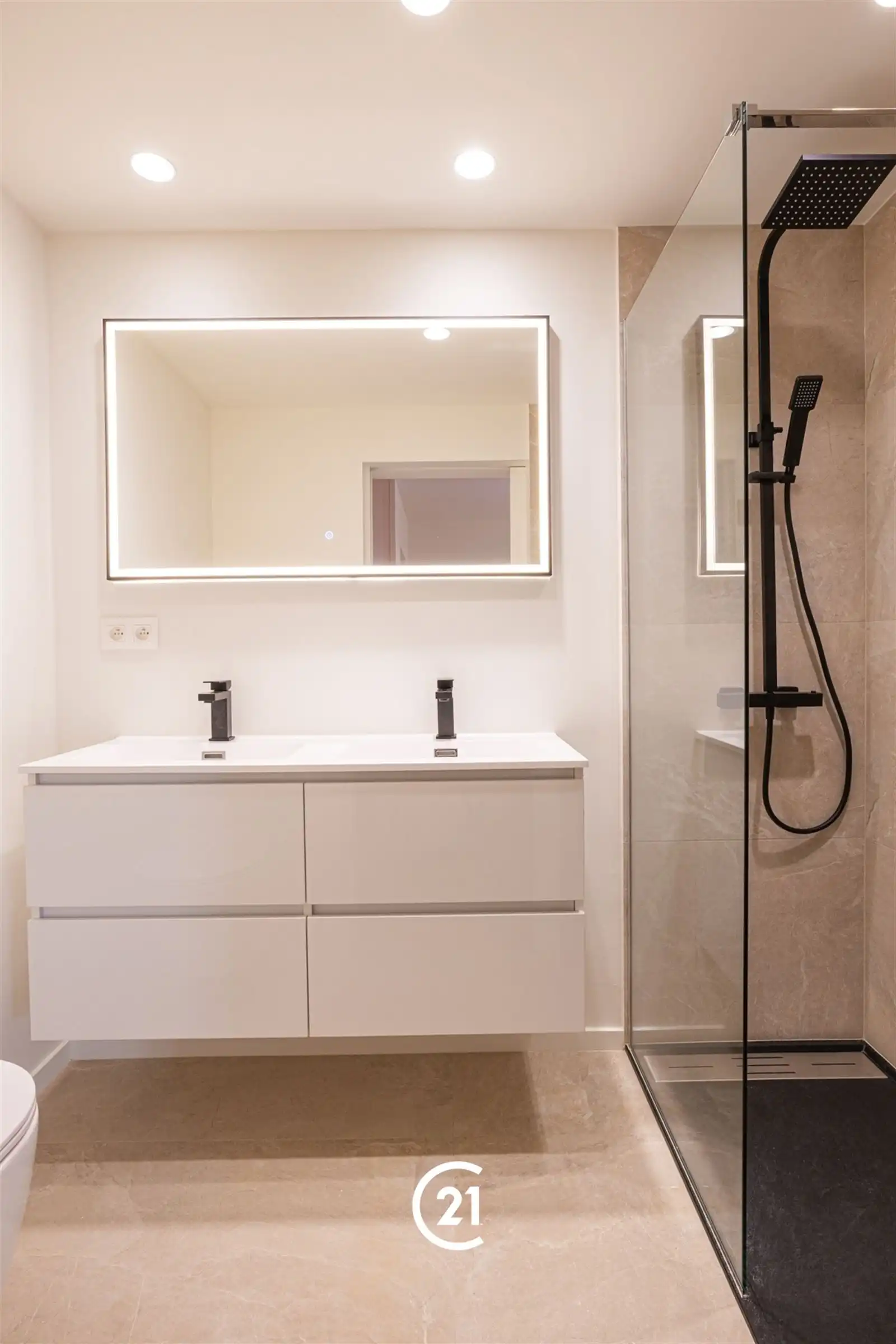 Elke dag vakantie in Het Zoute – Luxueus gerenoveerd appartement met frontaal zeezicht foto 10