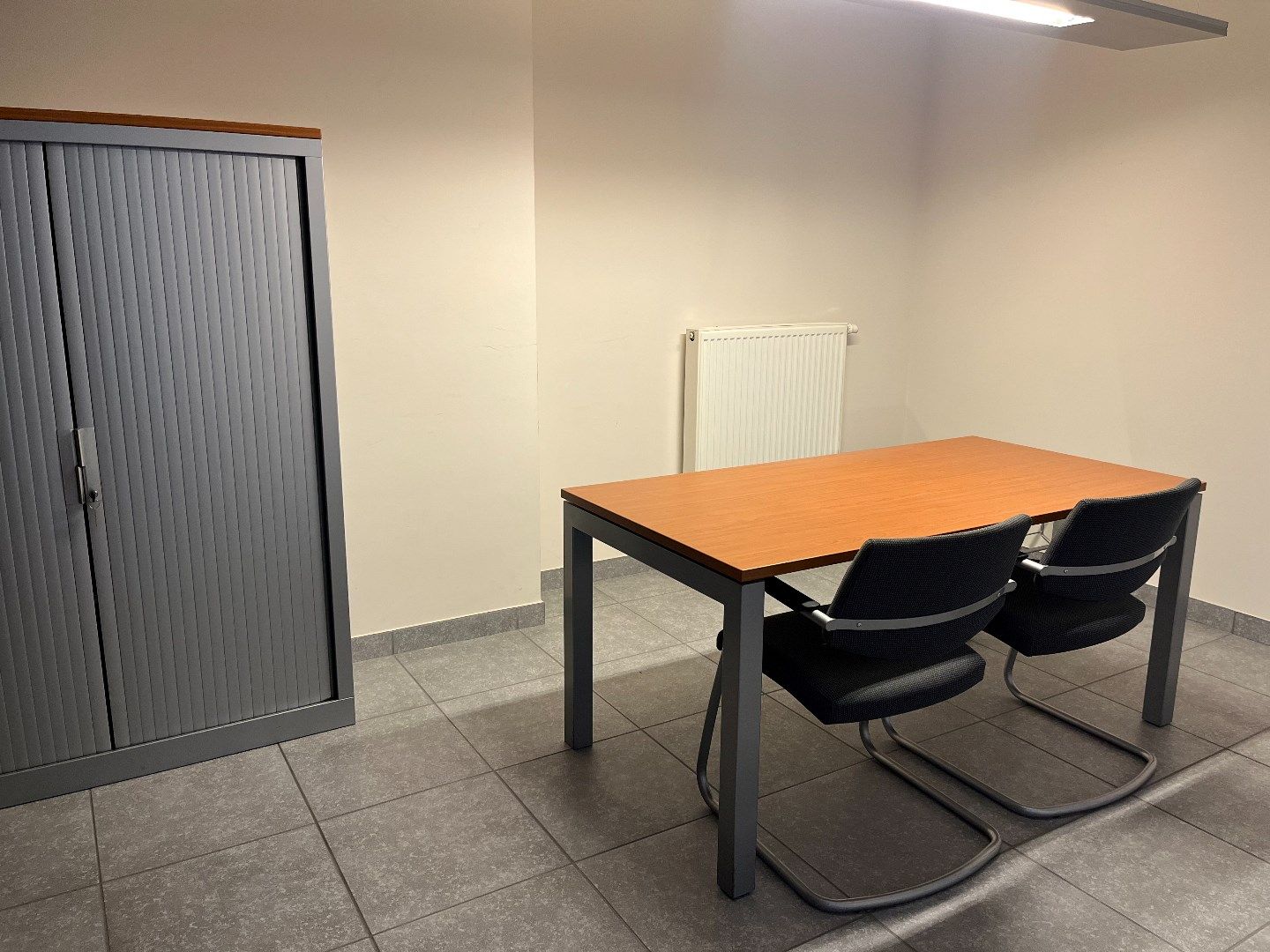 Instapklare handelsruimte in het centrum van Sijsele foto 4
