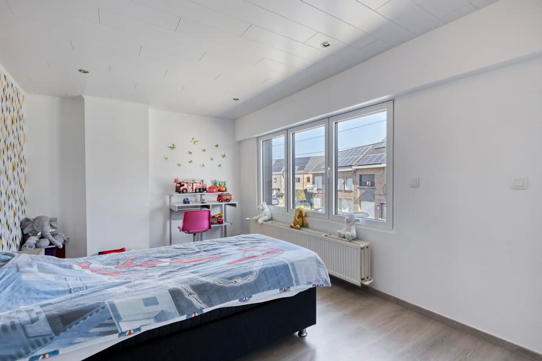 Ruime instapklare gezinswoning met 4 slaapkamers & garage. foto 15