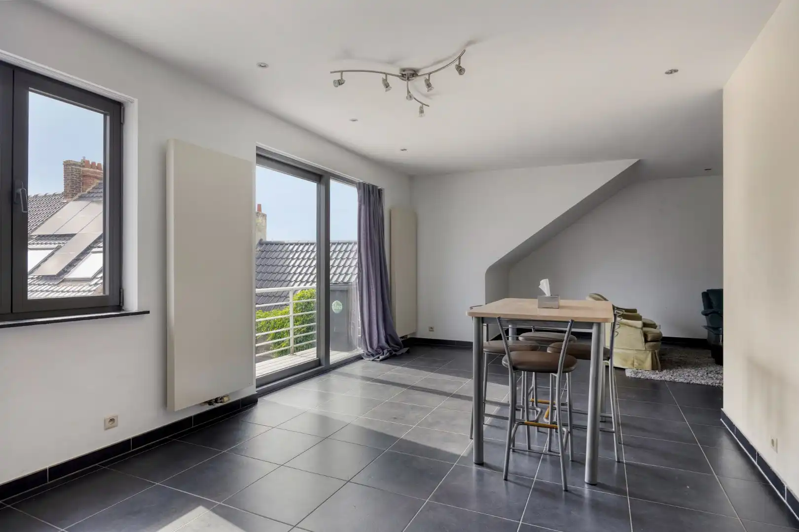 TOPLIGGING ! Instapklaar 2-kamerappartement  foto 4