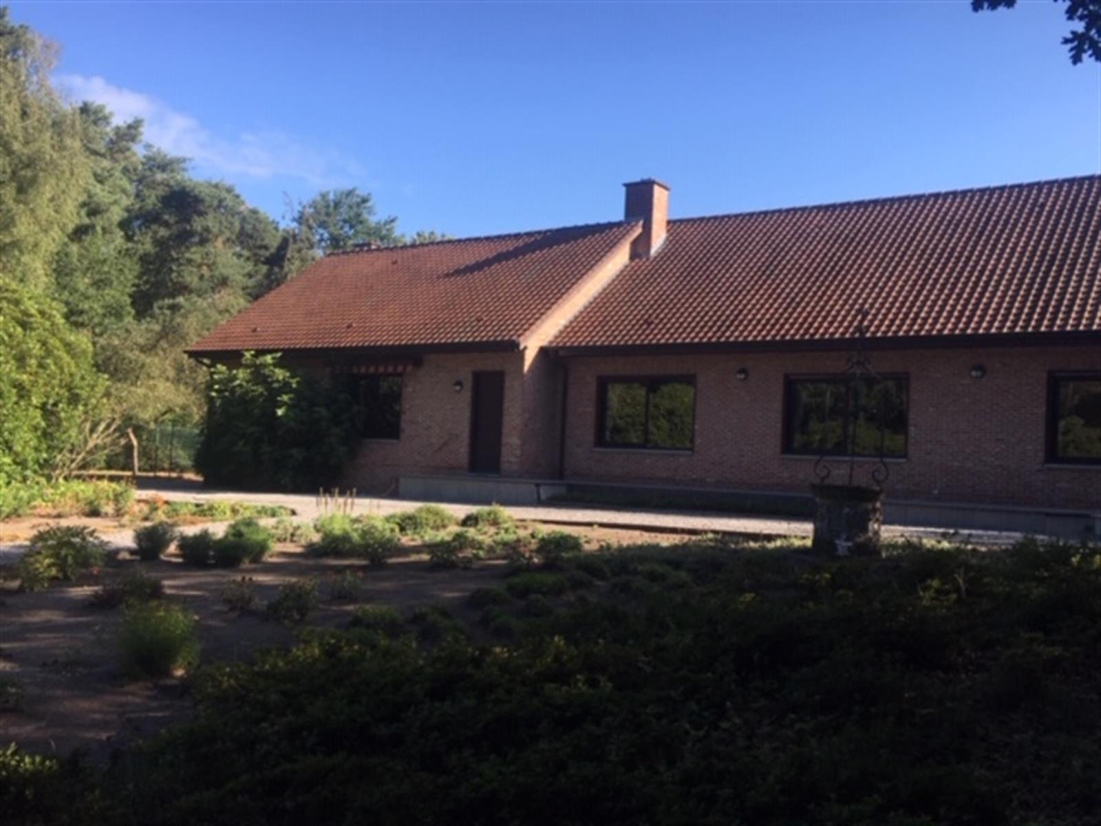 Villa in een oase van groen met zicht op waterpartij foto 10