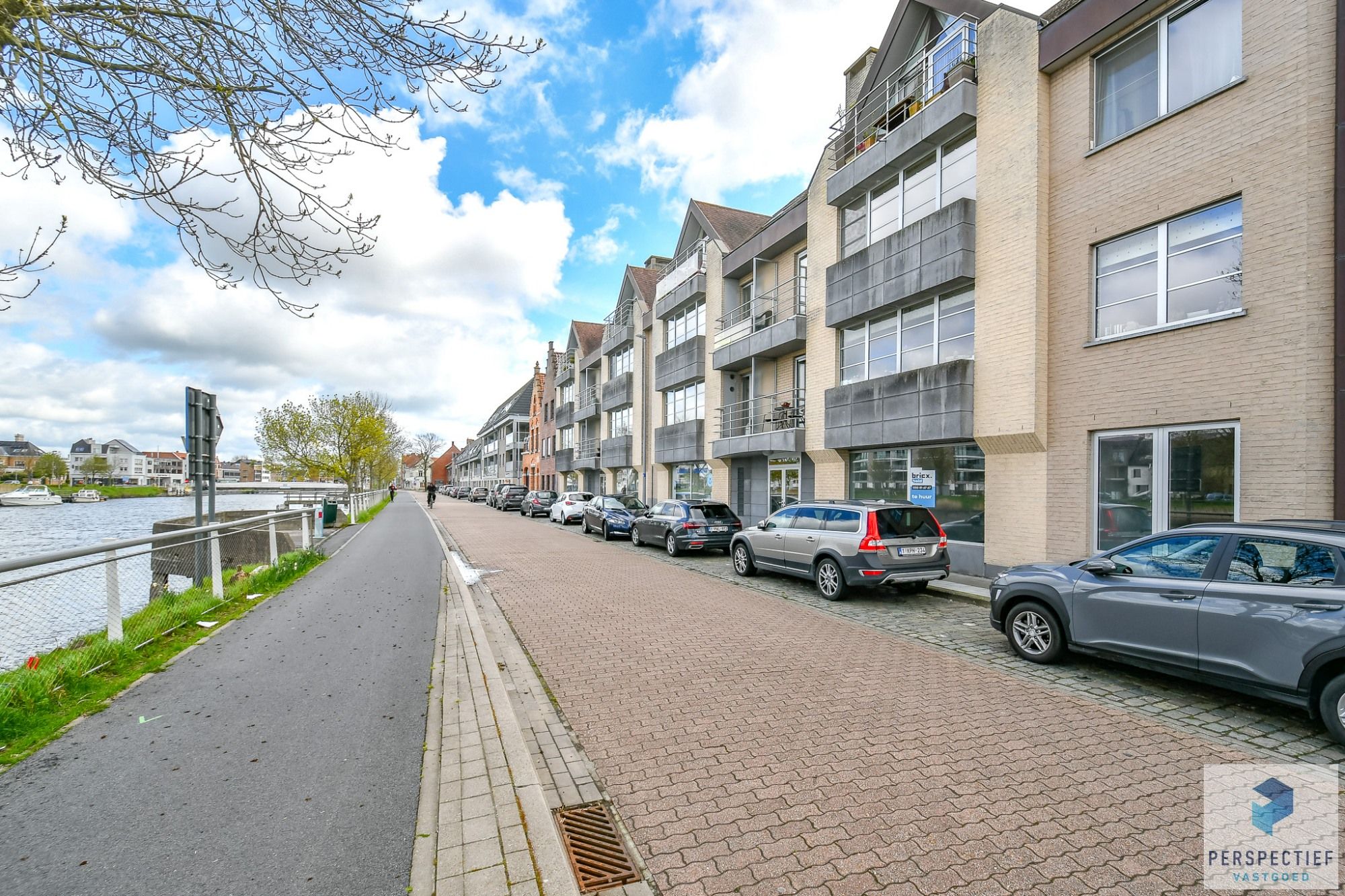 Goed gelegen GROOT HANDELSPAND (144m²) aan het kanaal vlakbij Scheepsdale foto {{pictureIndex}}