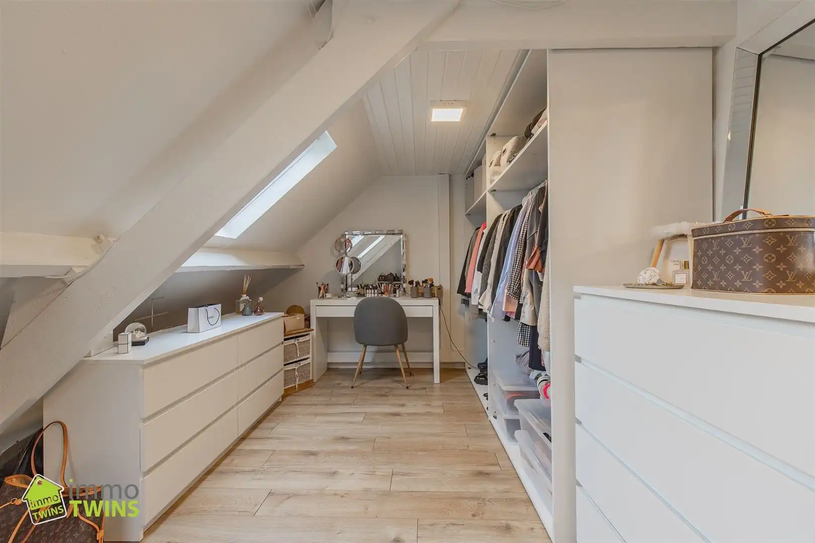 Op zoek naar een duplexwoonst met prachtige tuin/terrassen en garage te Lebbeke foto 14