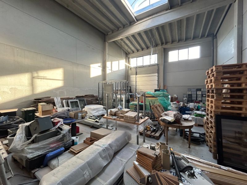 Recent magazijn van 216 m² op toplocatie in Sluis Eke foto 4