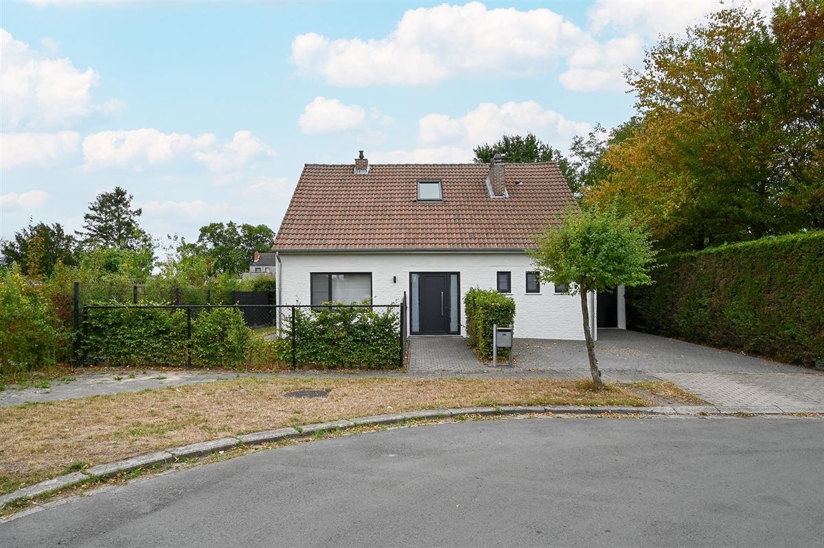 Super gelegen, instapklare villa te Putte-Kapellen foto 2