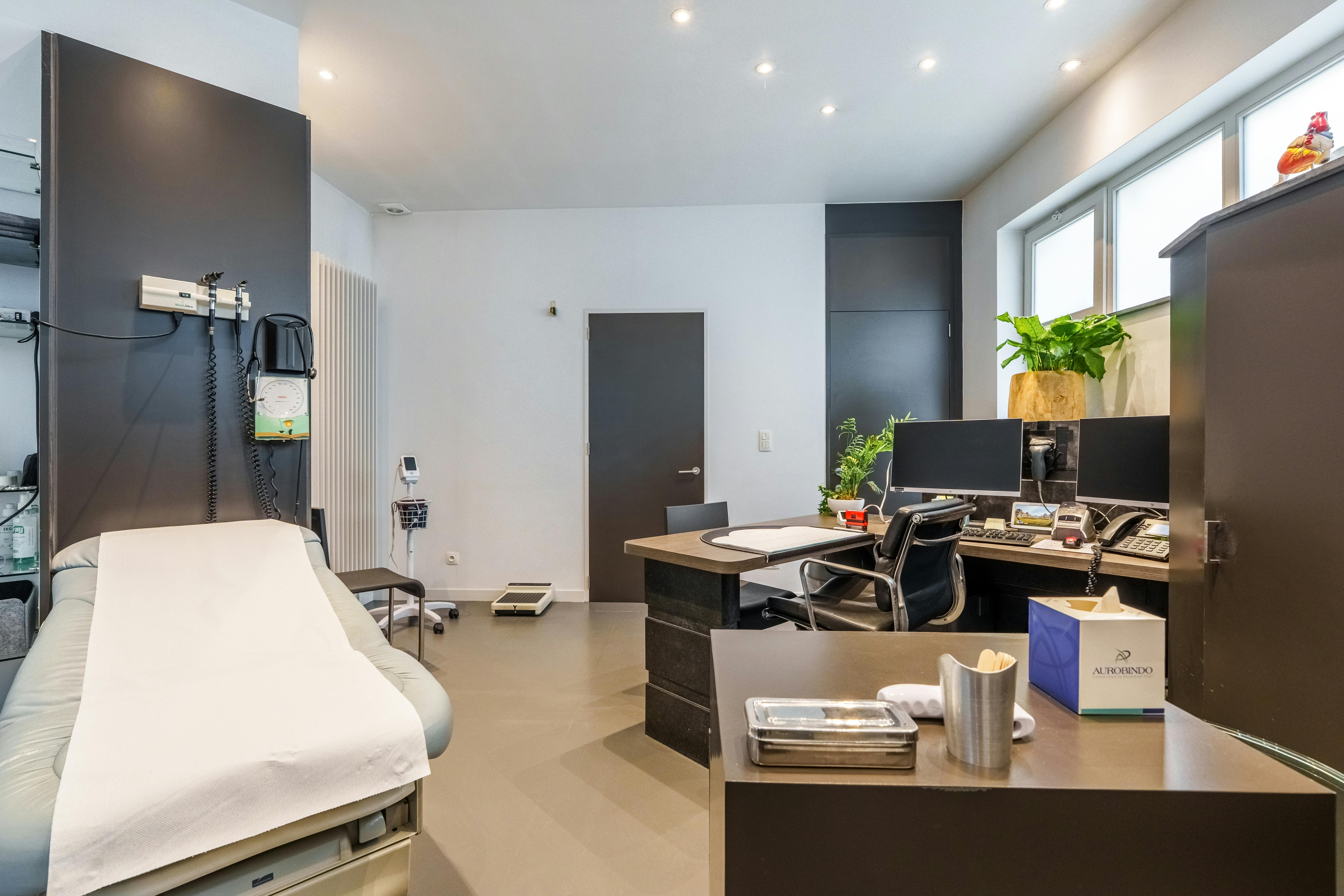 Uitzonderlijke stadswoning met praktijkruimte in Torhout foto 18