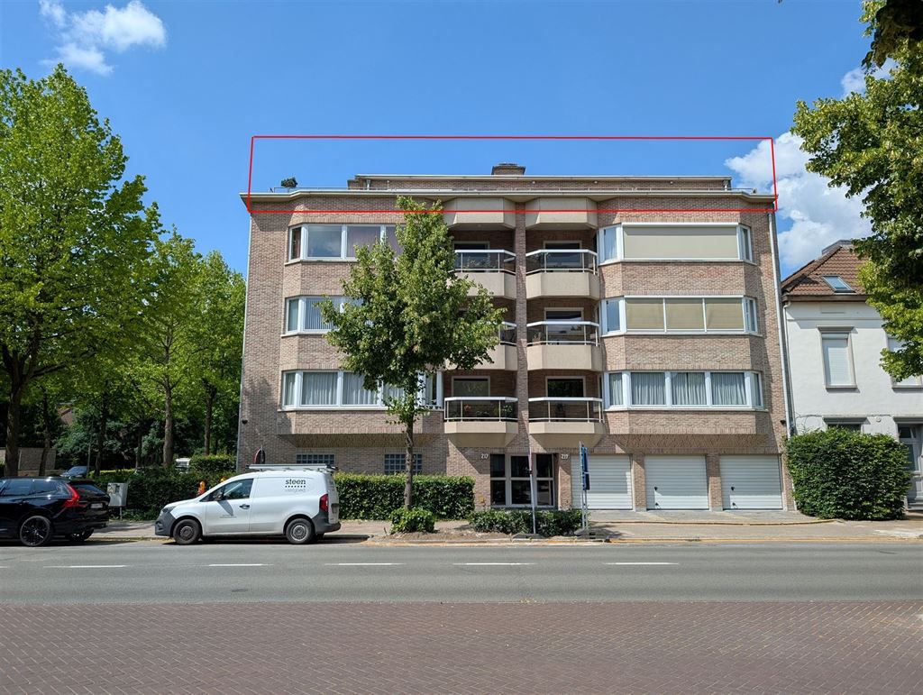 Dakappartement met rondomrond terrassen foto {{pictureIndex}}