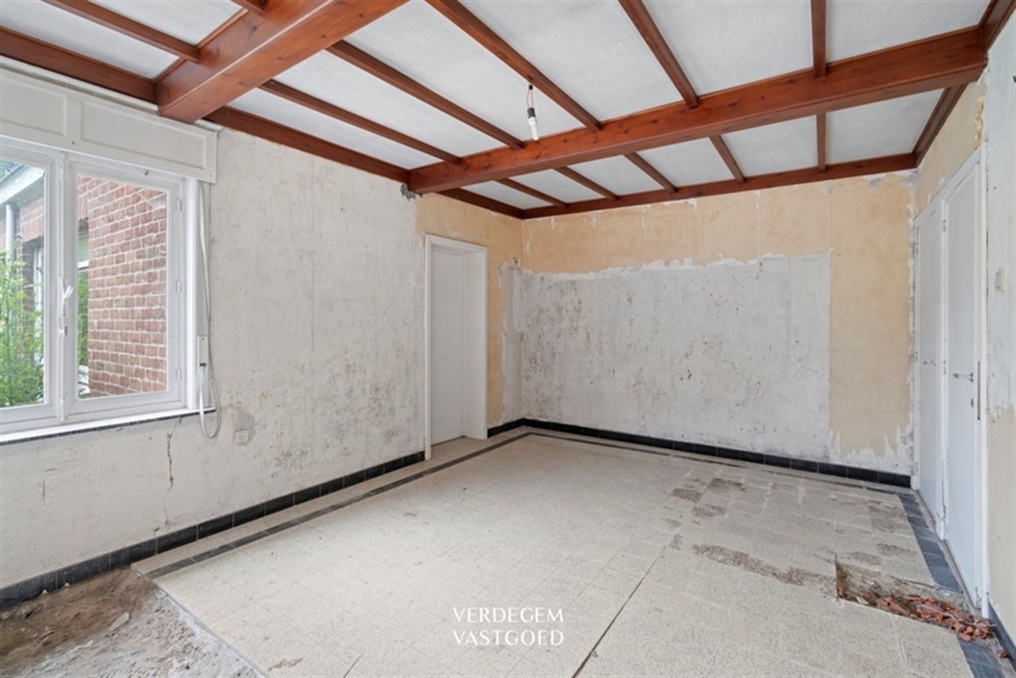 Woning met 3 slaapkamers en tuin voor totaalrenovatie foto 3