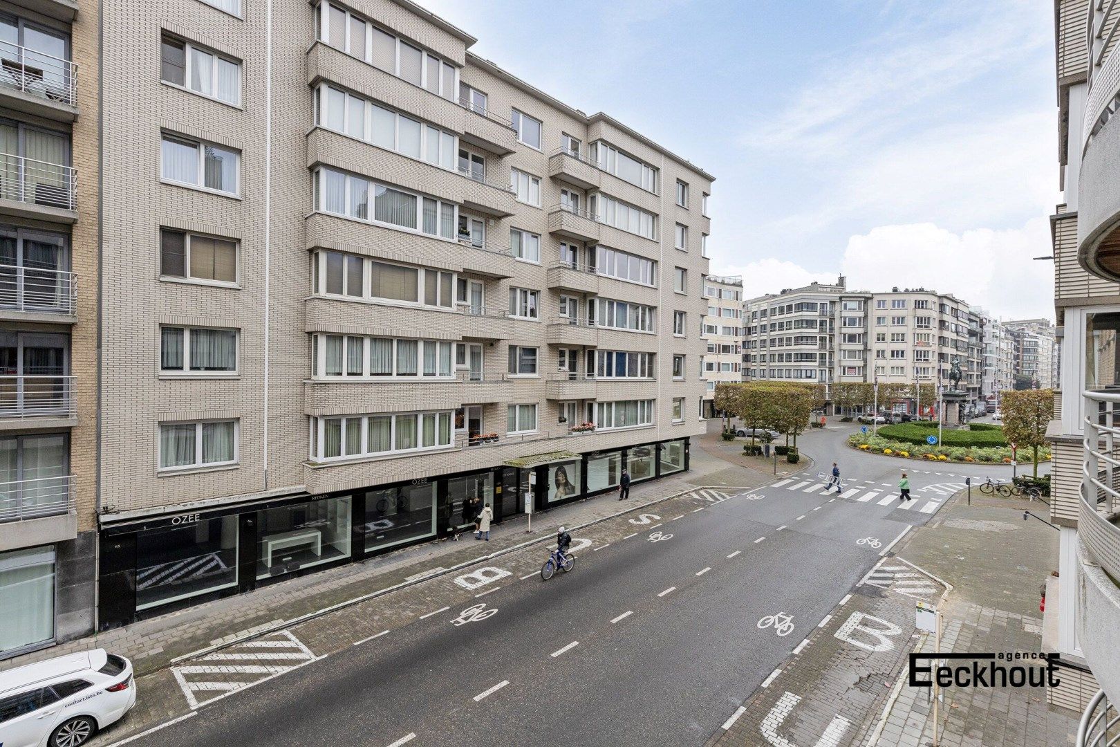 Instapklaar appartement op enkele passen van het strand en het centrum van Oostende! foto 17