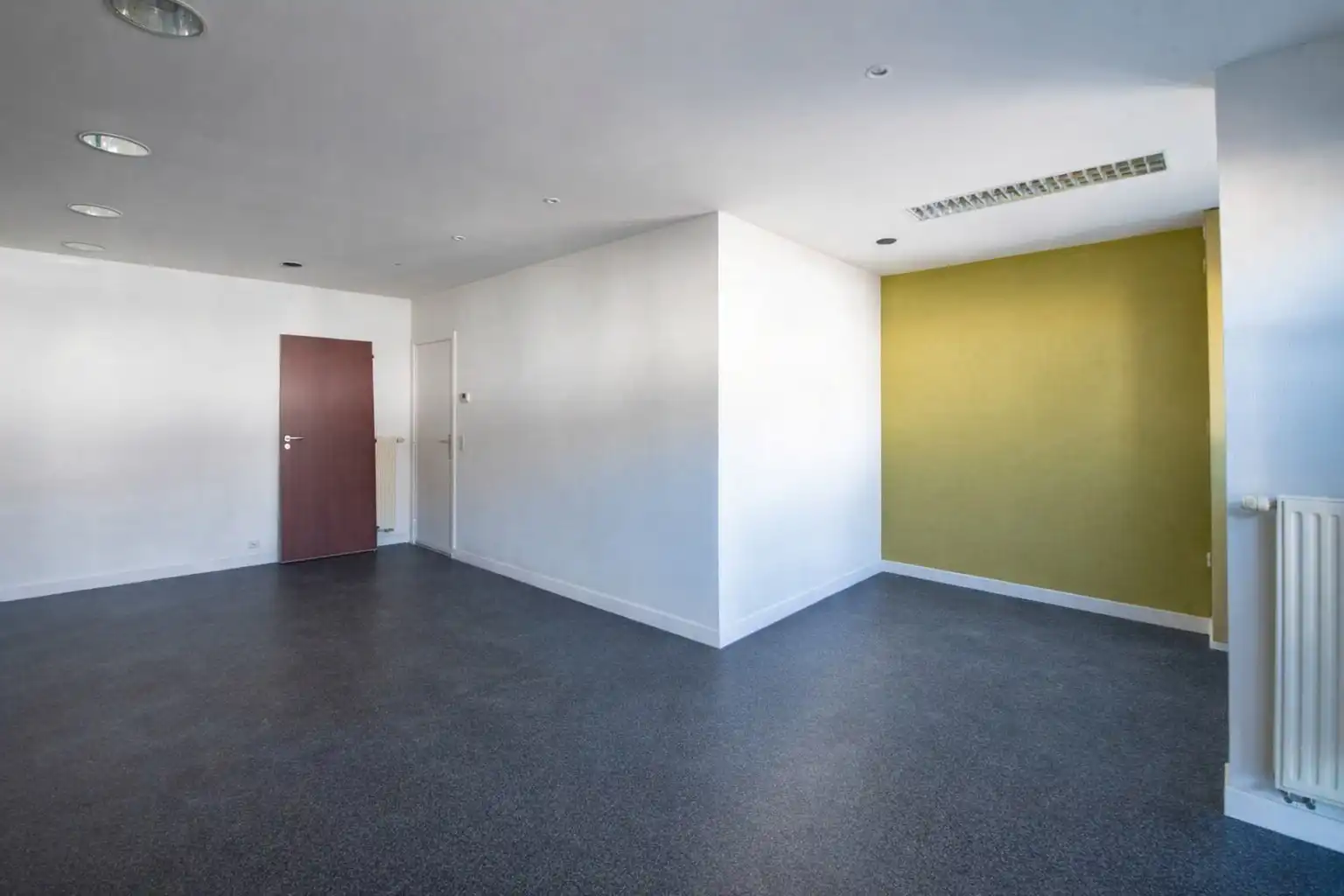 Duffelsesteenweg 84 - Commercieel Gelijkvloers met Sterke Visibiliteit te Kontich  foto 5