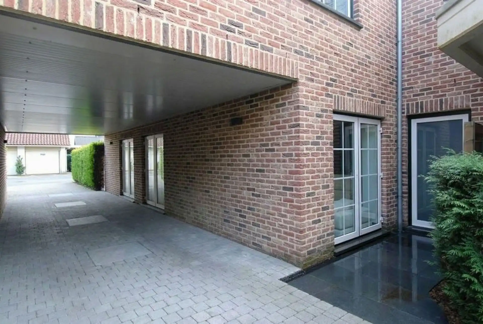 Ruime triplex met studio te koop in Opgrimbie! foto 3