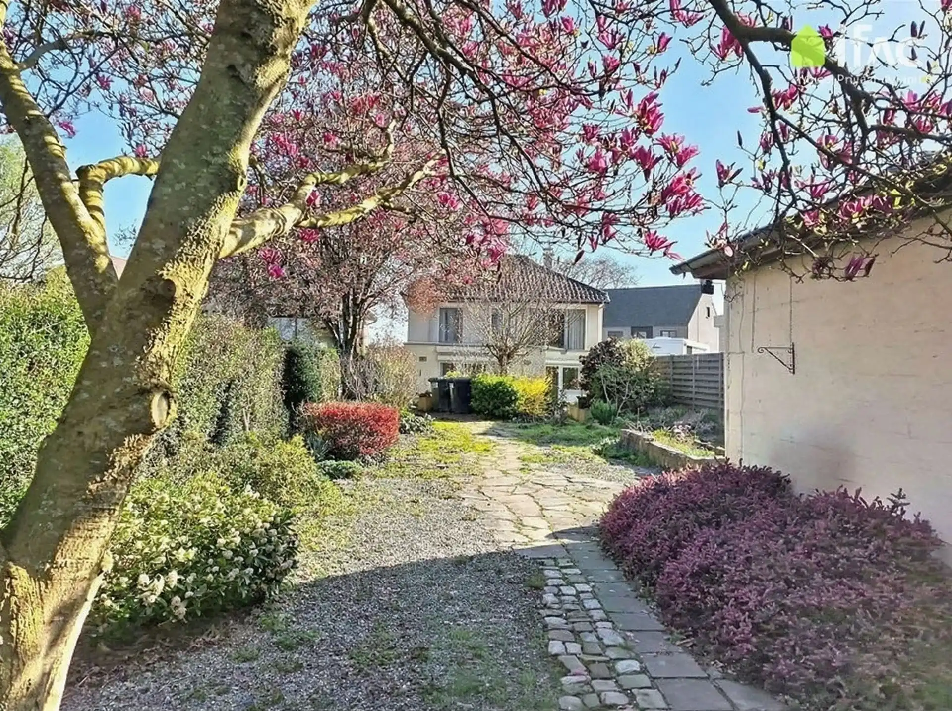 Rustig gelegen villa met atelier ±60m² op 10,25a foto 20