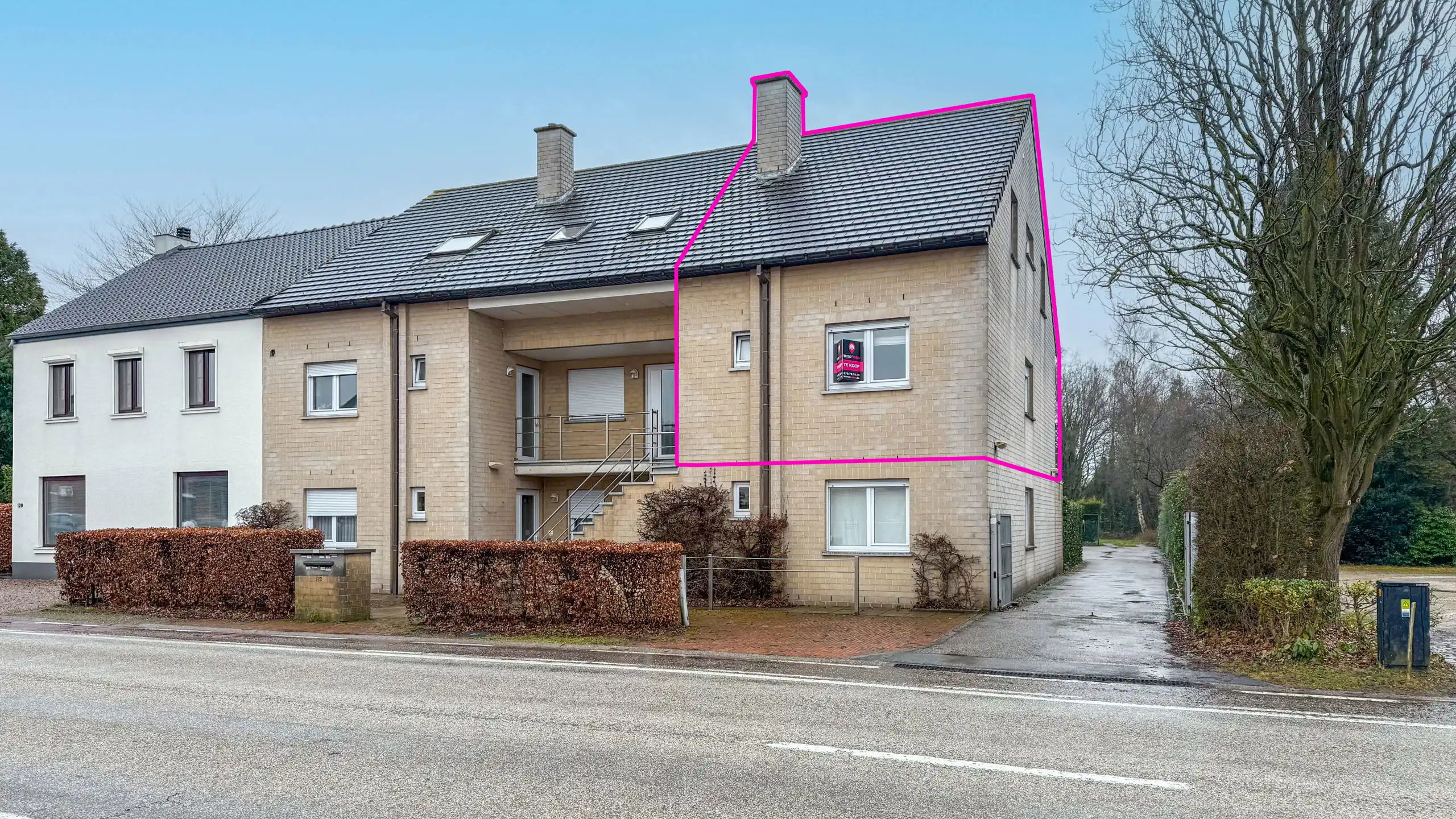 Gezellig duplex appartement met terras en garagebox in HZ! foto {{pictureIndex}}