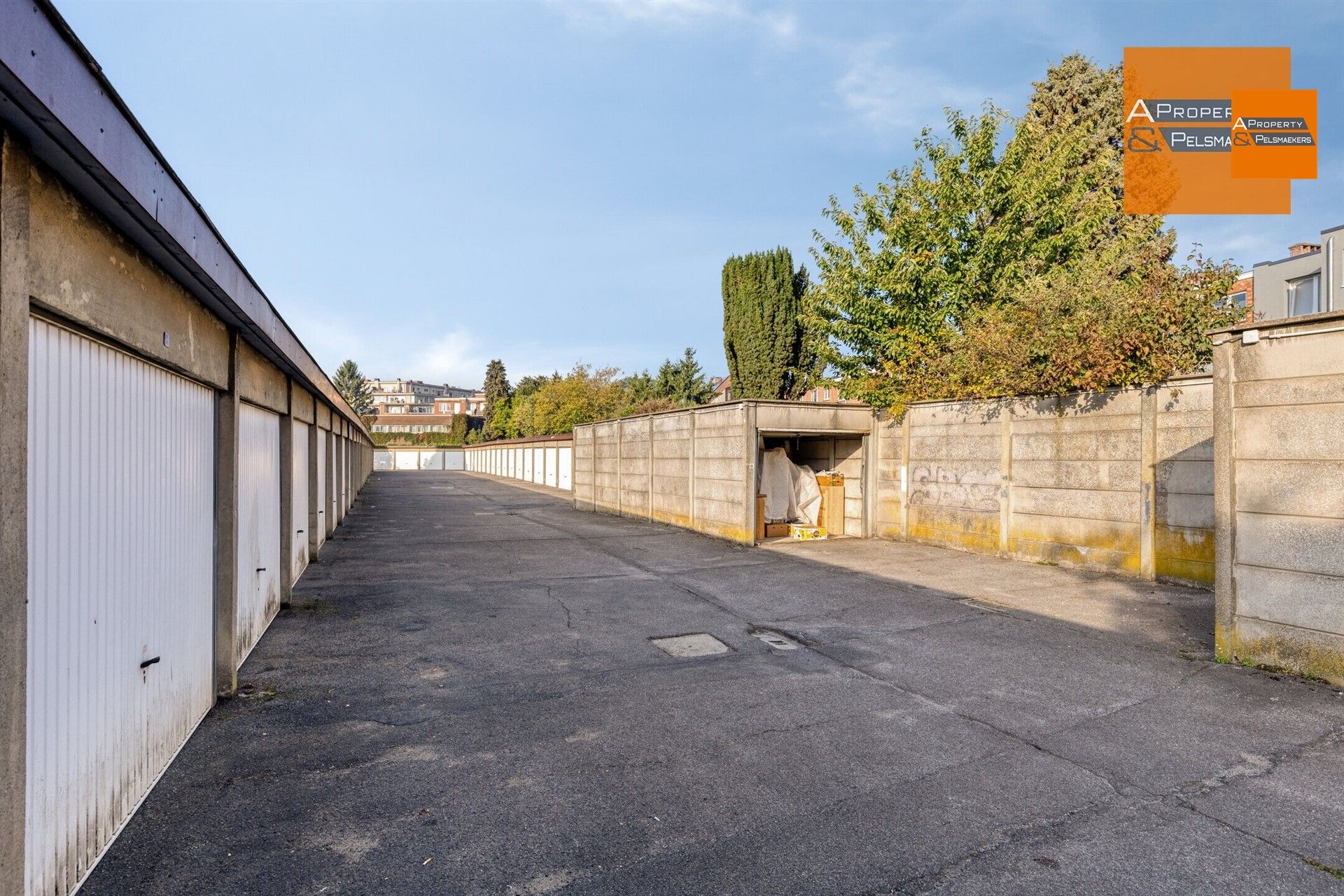  58  gesloten garageboxen foto 14