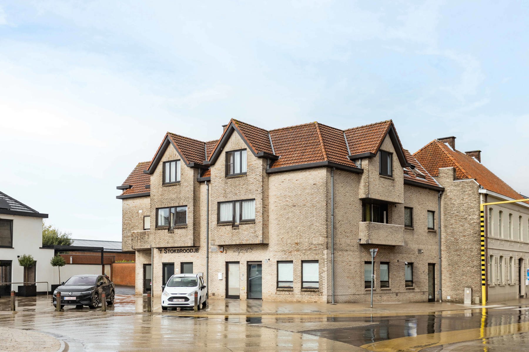 Te koop – lichtrijk en instapklaar appartement met garage foto 10