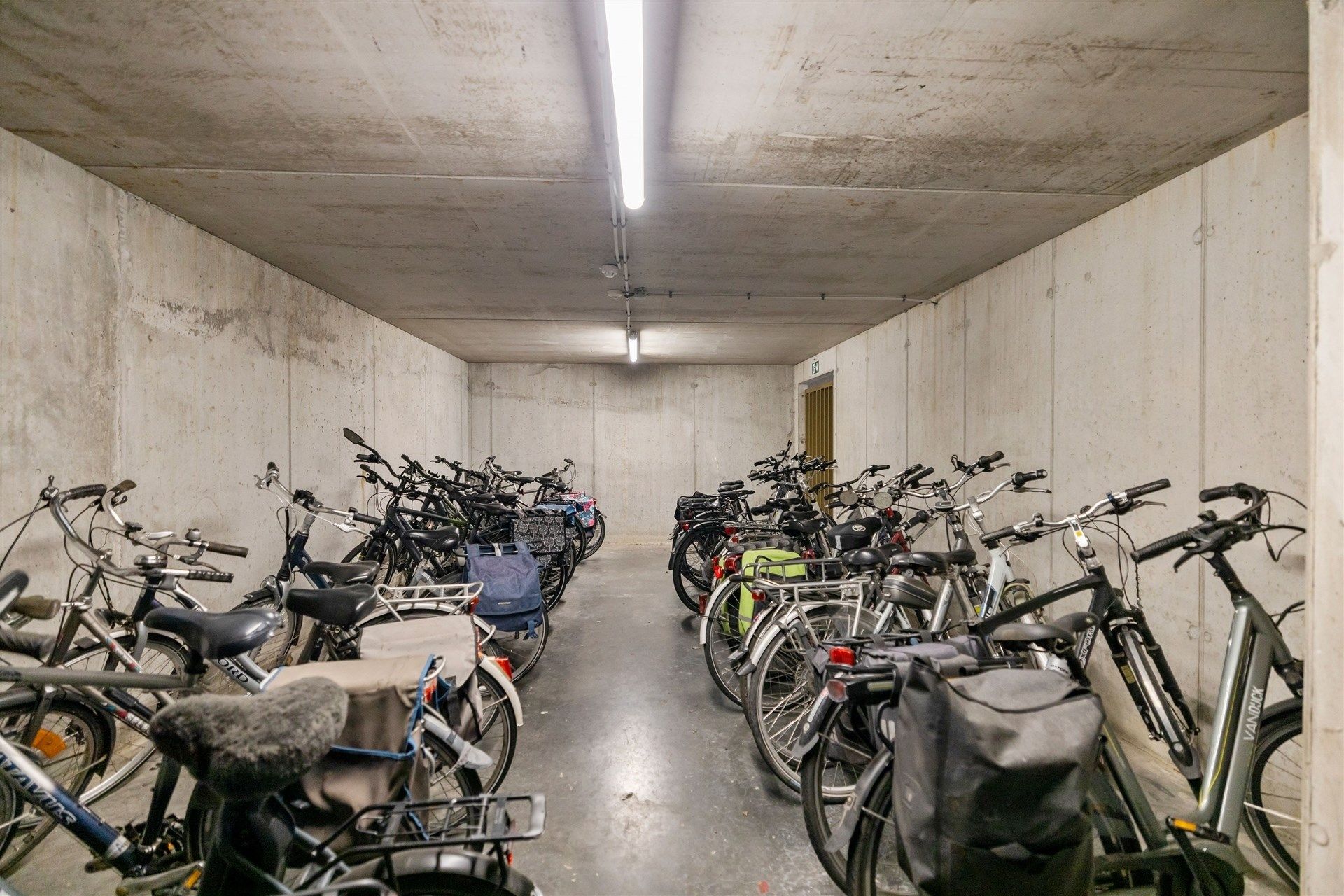 Luxueus appartement met 2 slaapkamers in het centrum van Stekene foto 15