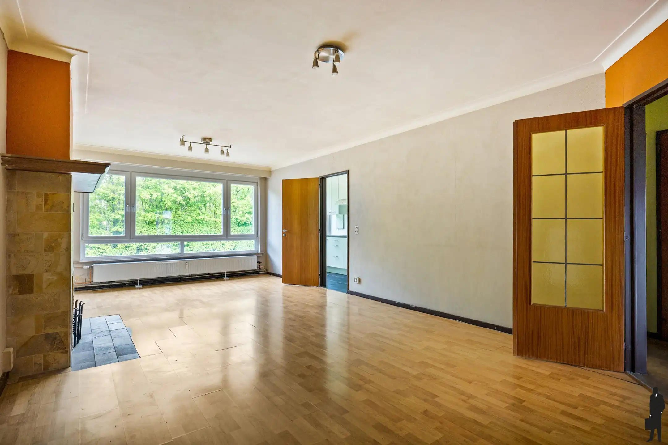 Lichtrijk appartement met 2 slaapkamers en terras foto {{pictureIndex}}