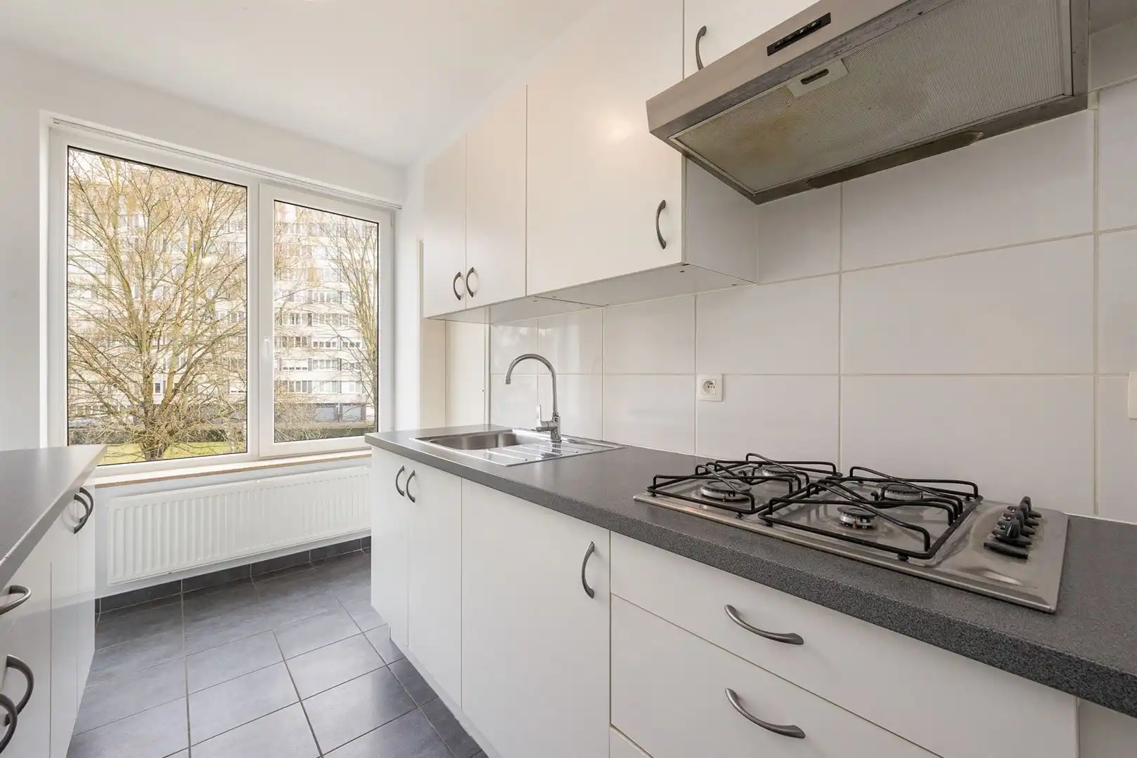 Opgefrist 2-slaapkamer appartement foto 7