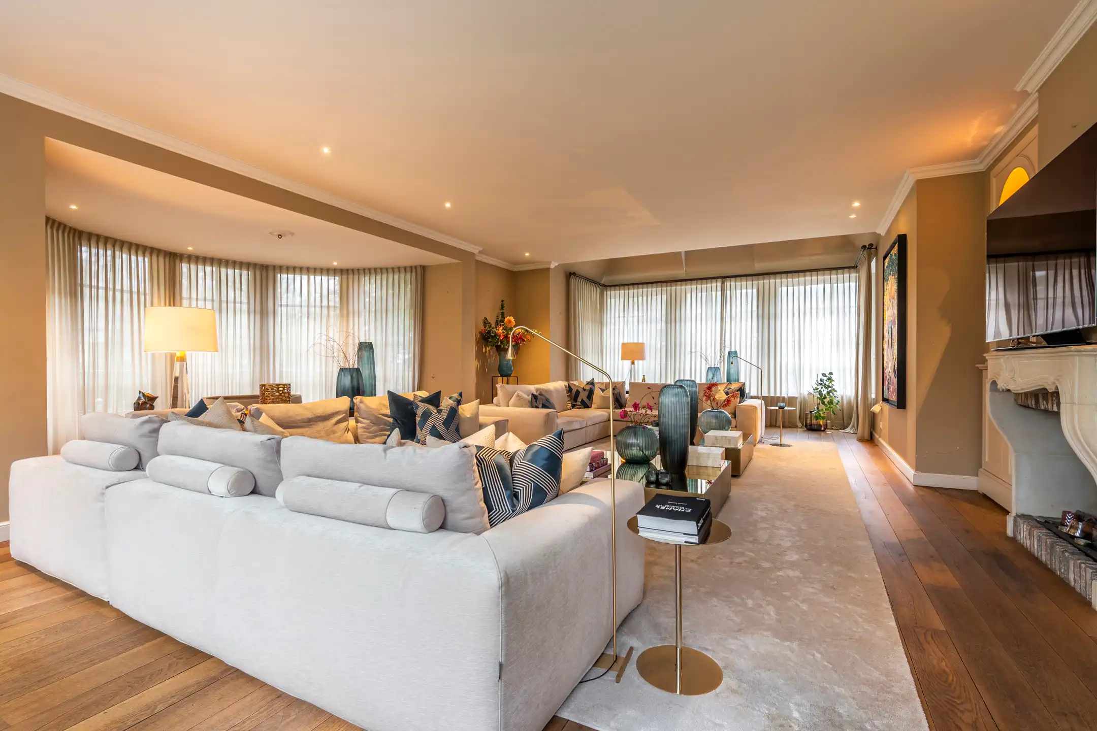 Rietgedekte villa op 2.000 m² met zwembad foto 7