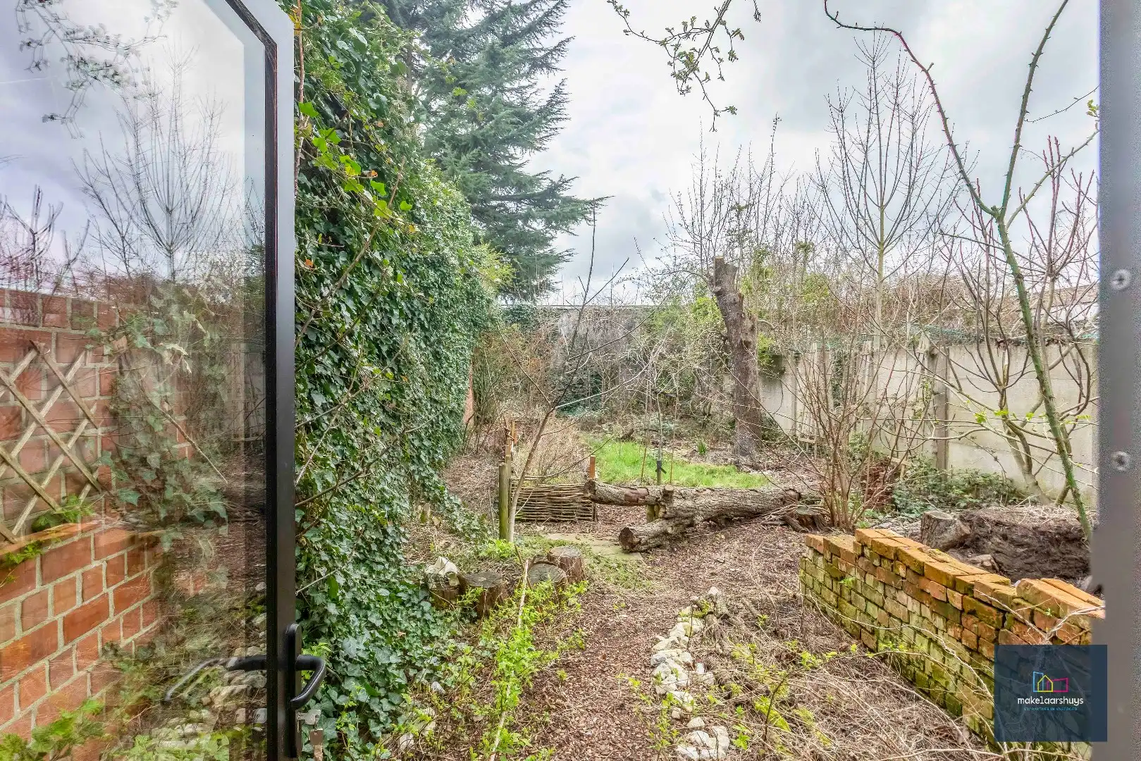 Woning met 3 slaapkamers en verrassende tuin met bijgebouwen foto 13